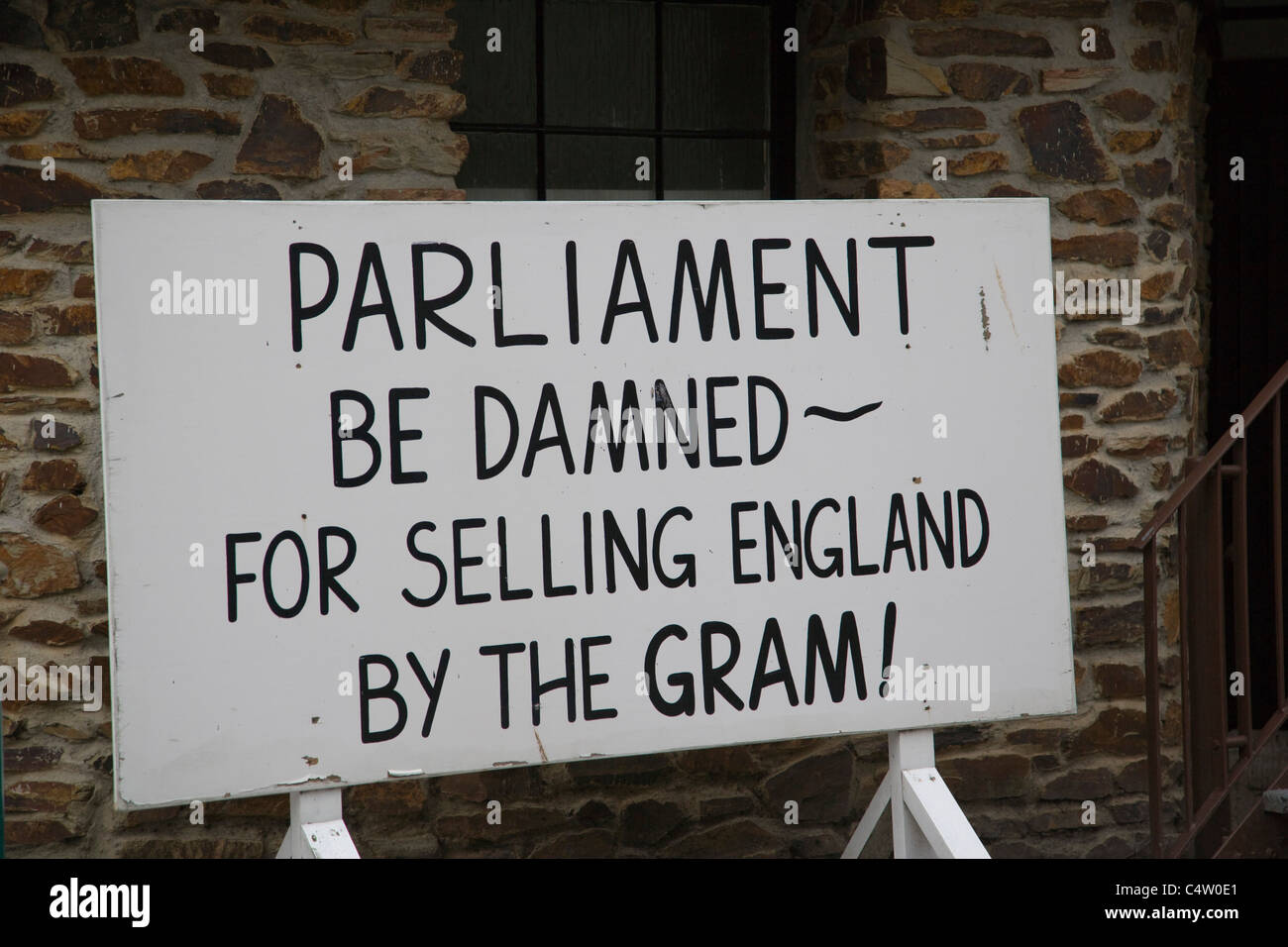 Des slogans anti-UE, Trago Mills, Liskeard, Cornwall, England, UK Banque D'Images