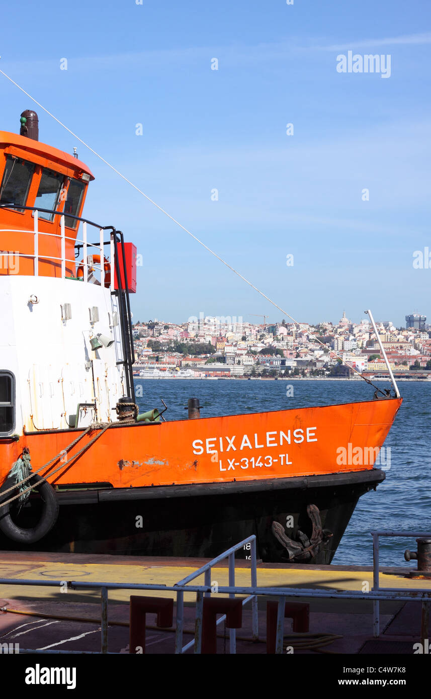 Lisbonne Portugal ferry boat à Cacilhas sur la rive sud du Tage, Tejo Banque D'Images