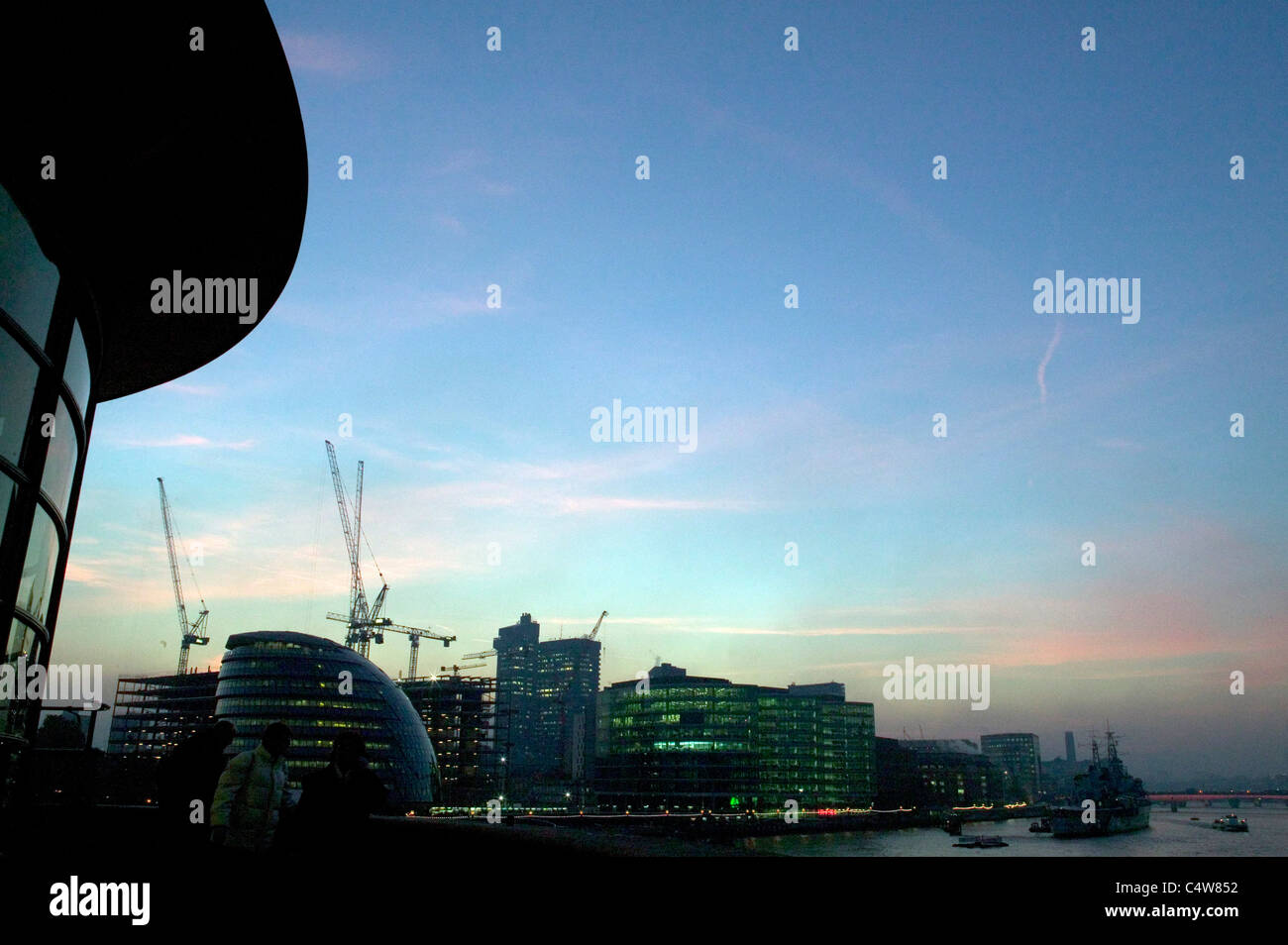 Vue sur la rivière Thames et maire de Londres, Londres. UK. Banque D'Images