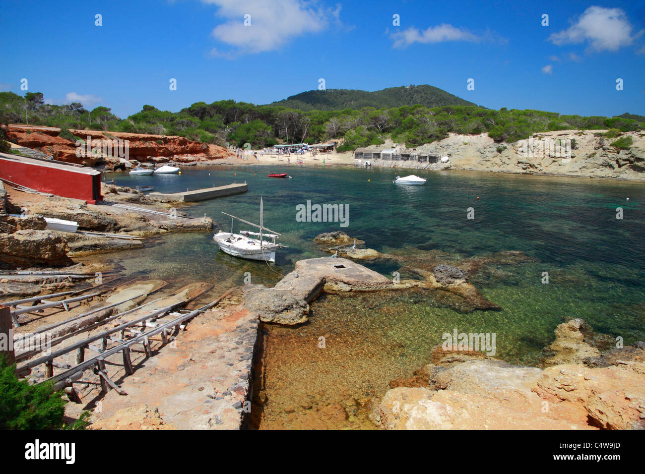 Vue générale du pou d'es Lleo bay, Ibiza, Espagne Banque D'Images