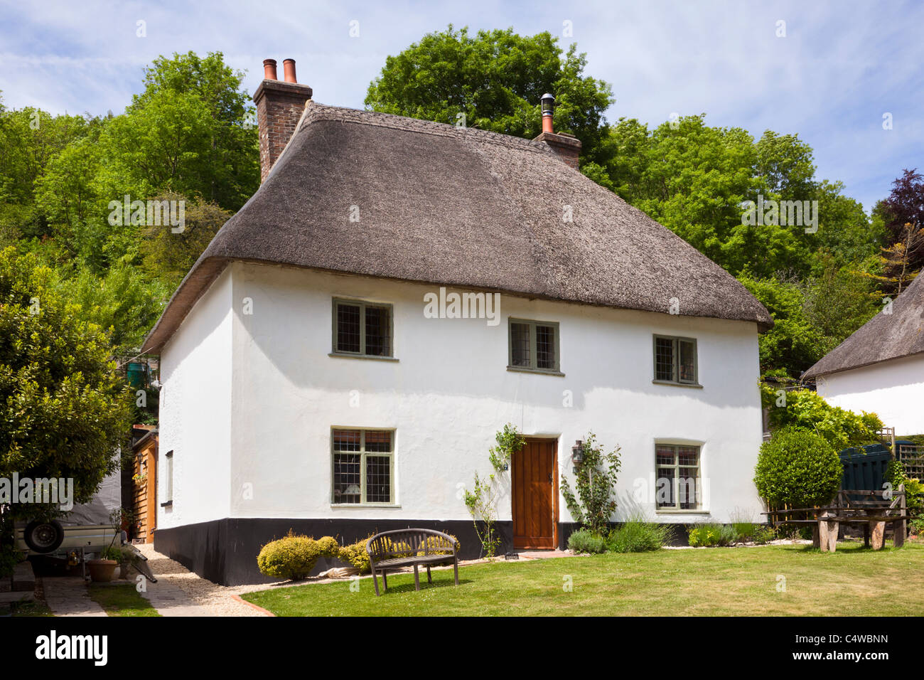 Chaumière dans le village de Milton Abbas Dorset, Angleterre, Royaume-Uni Banque D'Images