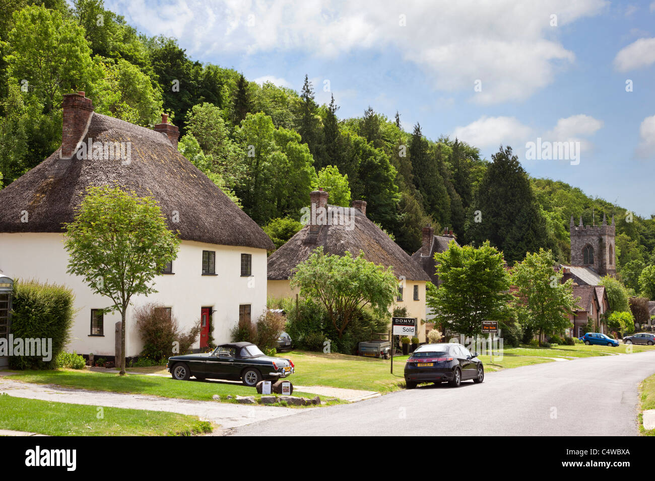 Dorset village de Milton Abbas avec de jolies vieilles chaumières traditionnelles, Angleterre, Royaume-Uni Banque D'Images