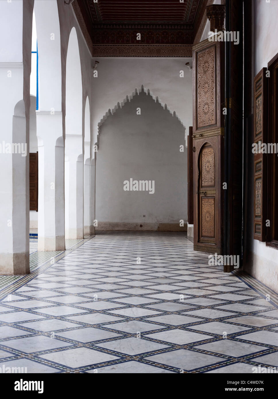 Intérieur richement décoré du Palais Bahia. Marrakech, Maroc. Banque D'Images