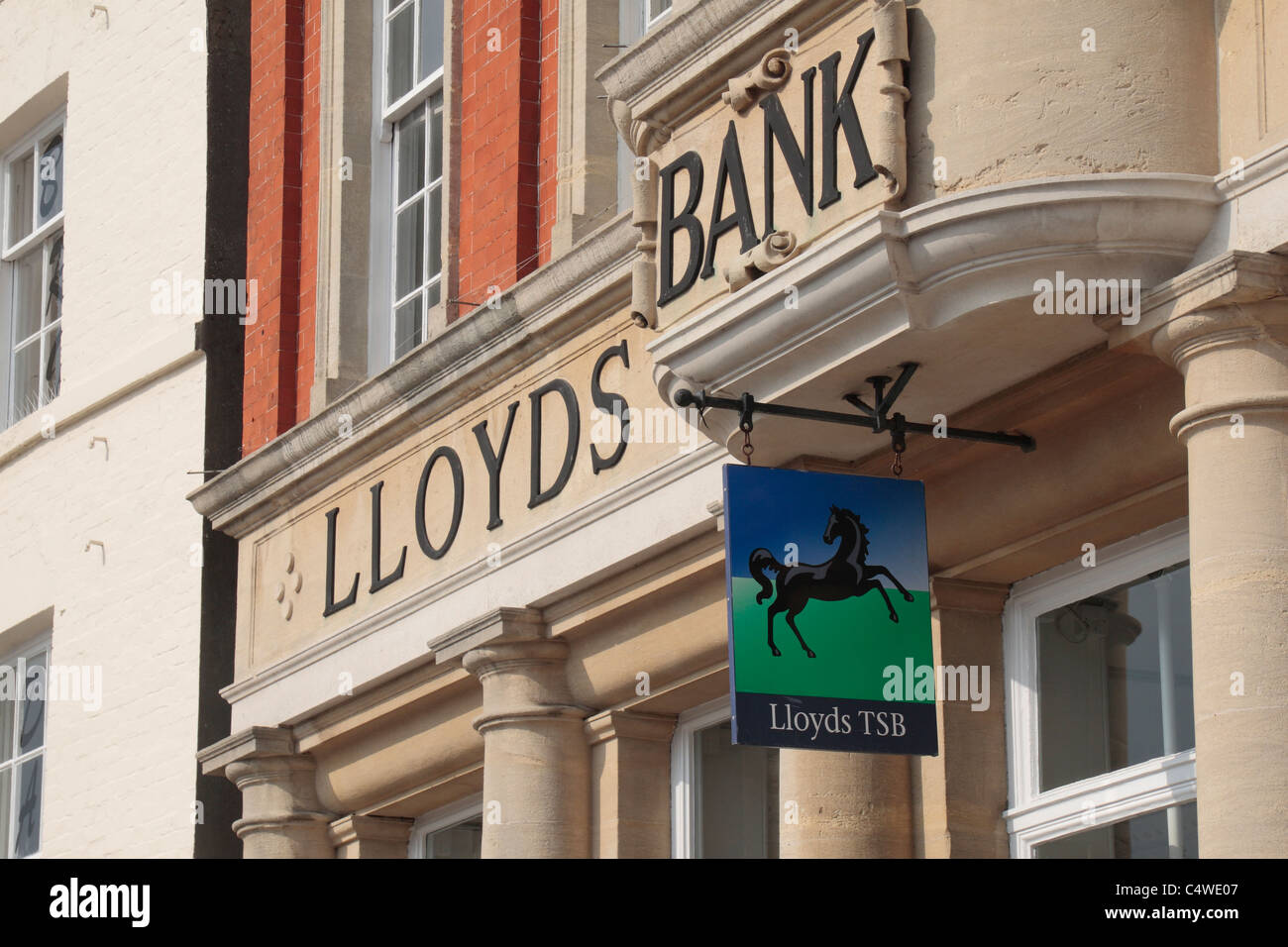 Signes & logo au-dessus de la Lloyds TSB Bank branch à Devizes, Wiltshire, Angleterre. Banque D'Images