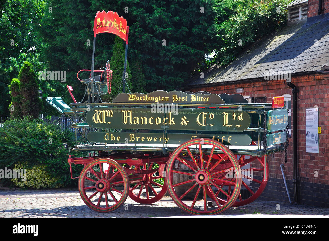 Vintage beer wagon, la brasserie nationale Centre, Horninglow Street, Burton upon Trent, Staffordshire, Angleterre, Royaume-Uni Banque D'Images