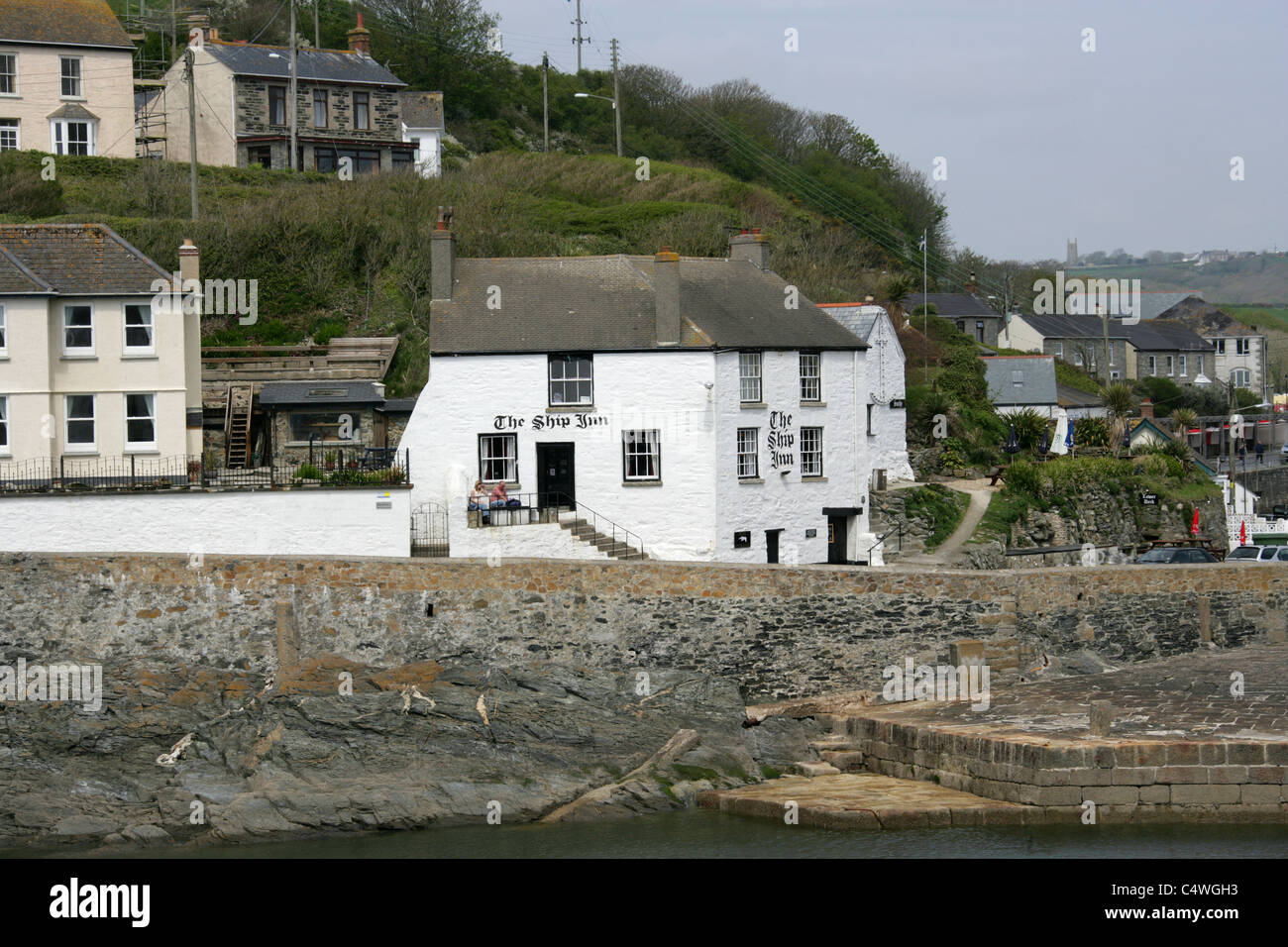 L'auberge de bateau, port de Porthleven, Cornwall, UK Banque D'Images