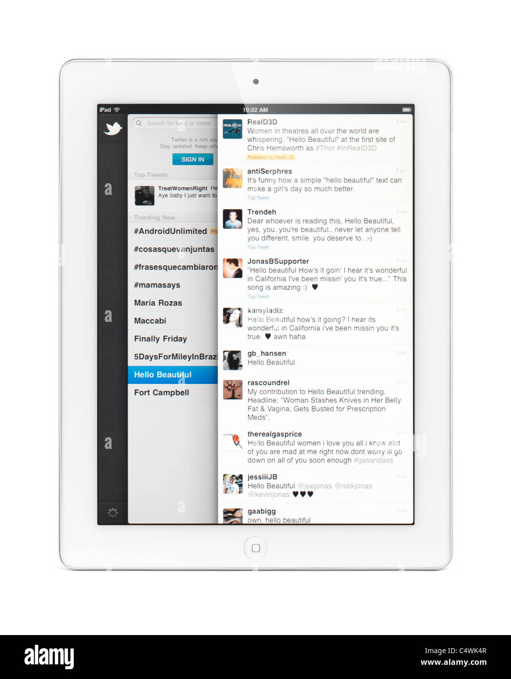 Apple iPad 2 tablette avec Twitter, service de réseau social sur son afficheur. Isolé sur fond blanc. Banque D'Images