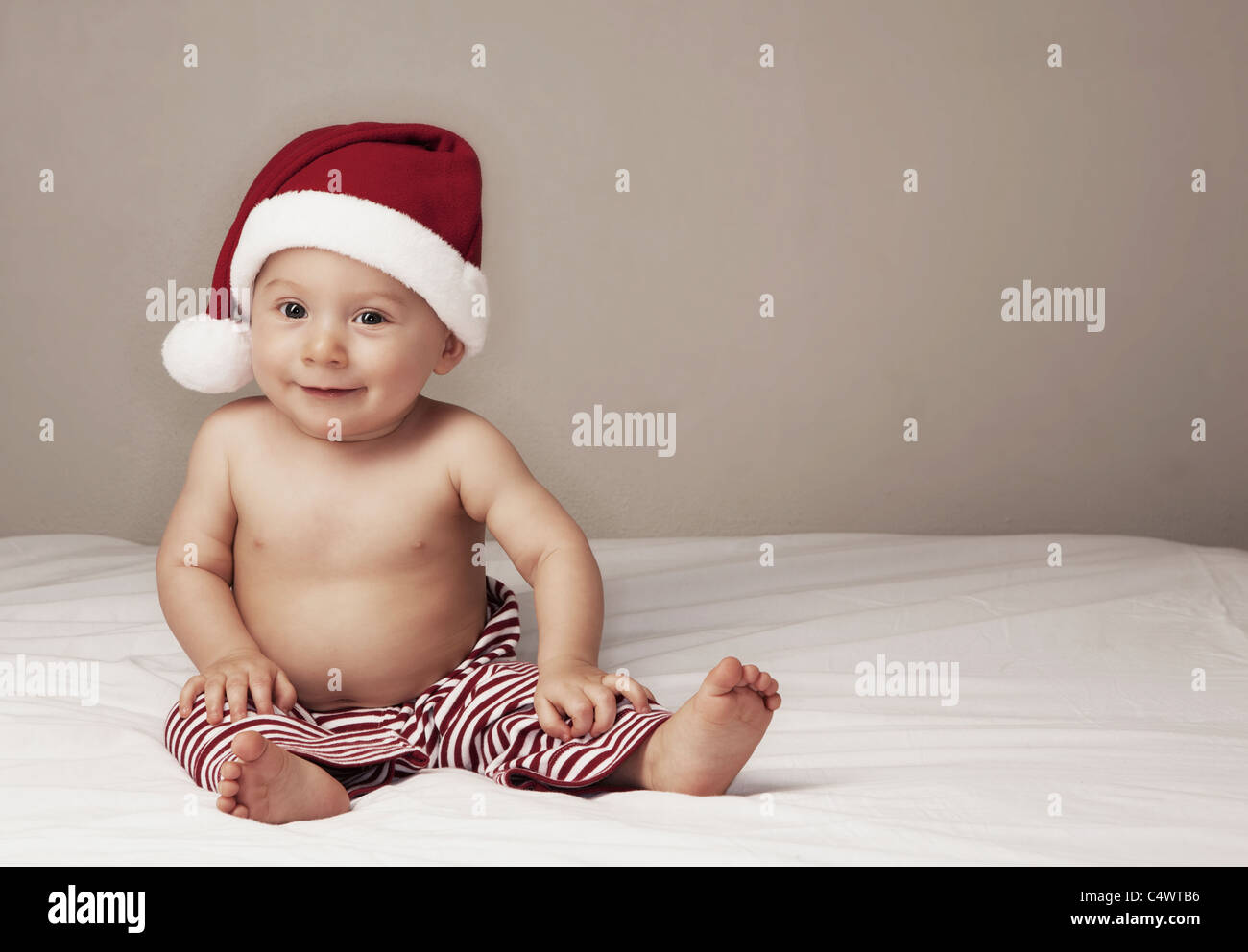 Surpris baby boy (6-11 mois) Banque D'Images
