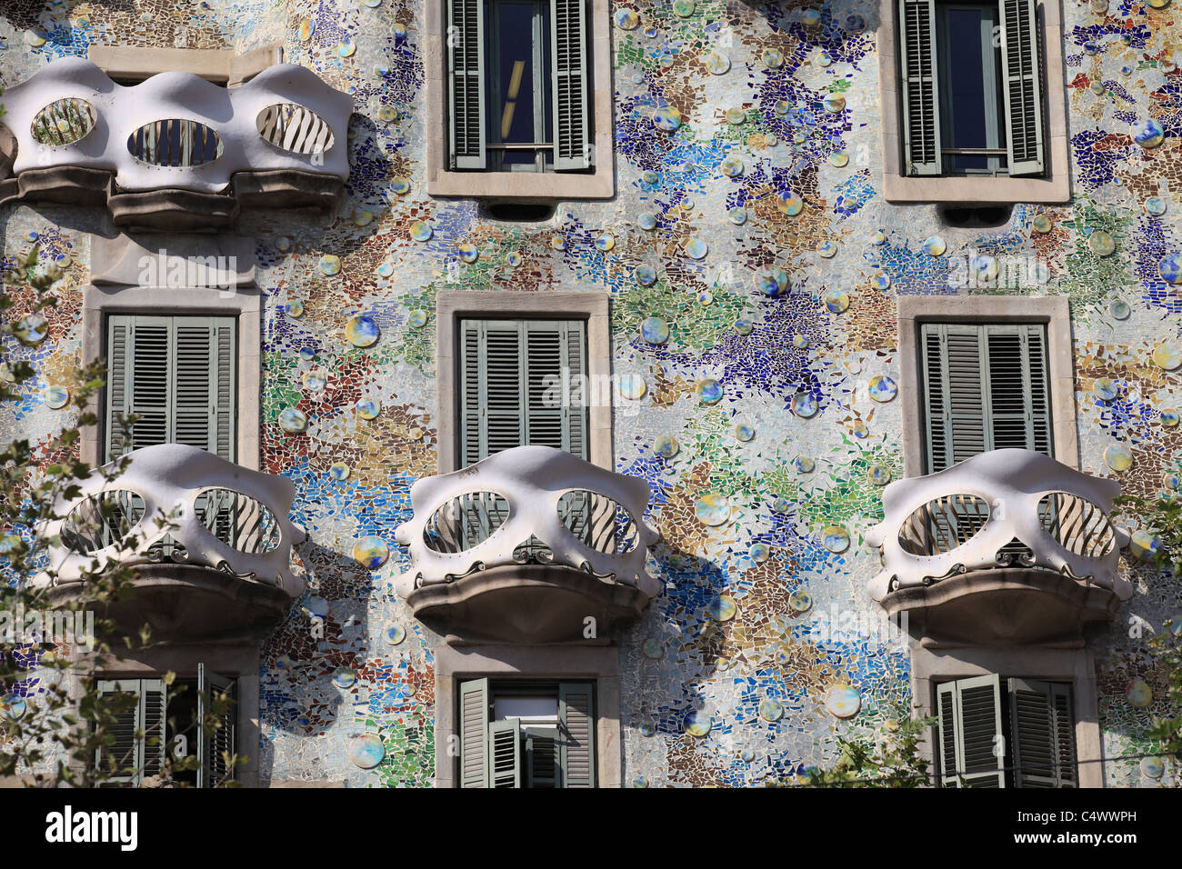 La façade de la Casa Batlló coloré par Antonio Gaudi Banque D'Images