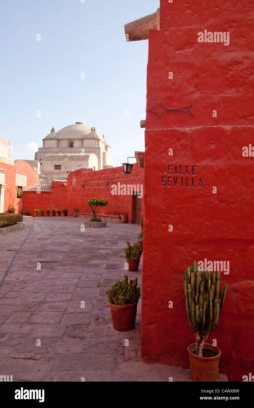 Calle Sevilla dans le monastère et le couvent de Santa Catalina, Arequipa, Pérou Banque D'Images