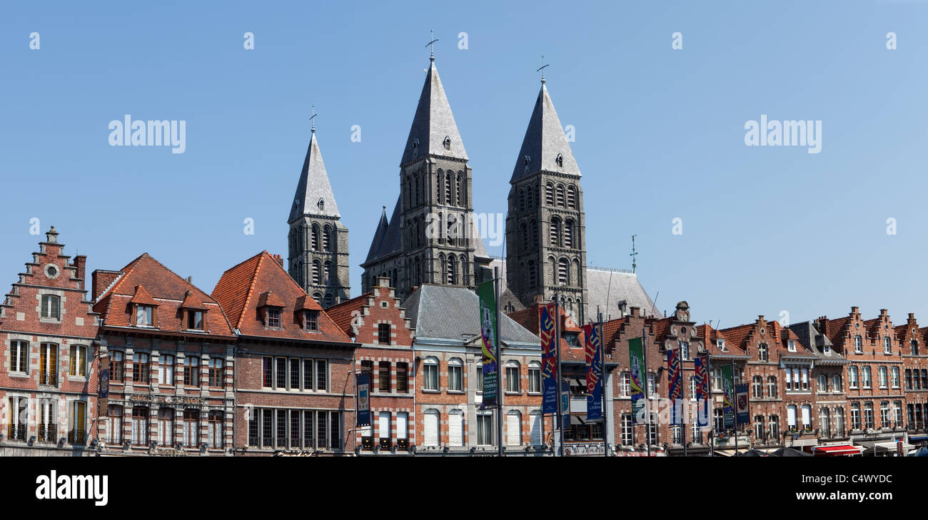 Cathédrale Notre Dame de Tournai, Grand Place, Tournai, Hainaut, Wallonie, Belgique, Europe Banque D'Images