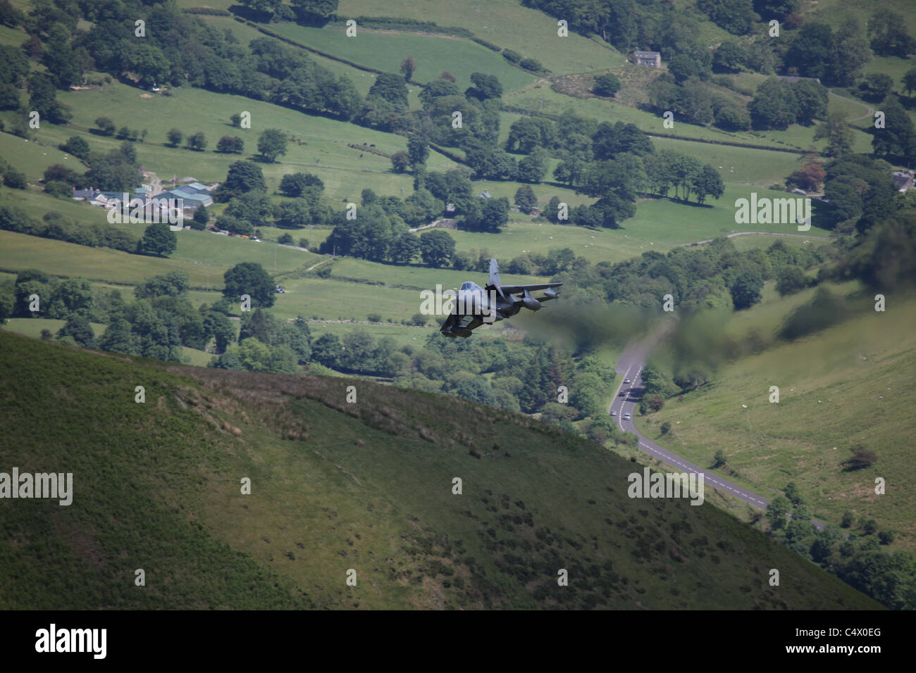 Raf tornado gr4 à basse altitude dans le nord du Pays de Galles. Banque D'Images Raf tornado gr4 à basse altitude dans le nord du Pays de Galles. Banque D'Images
