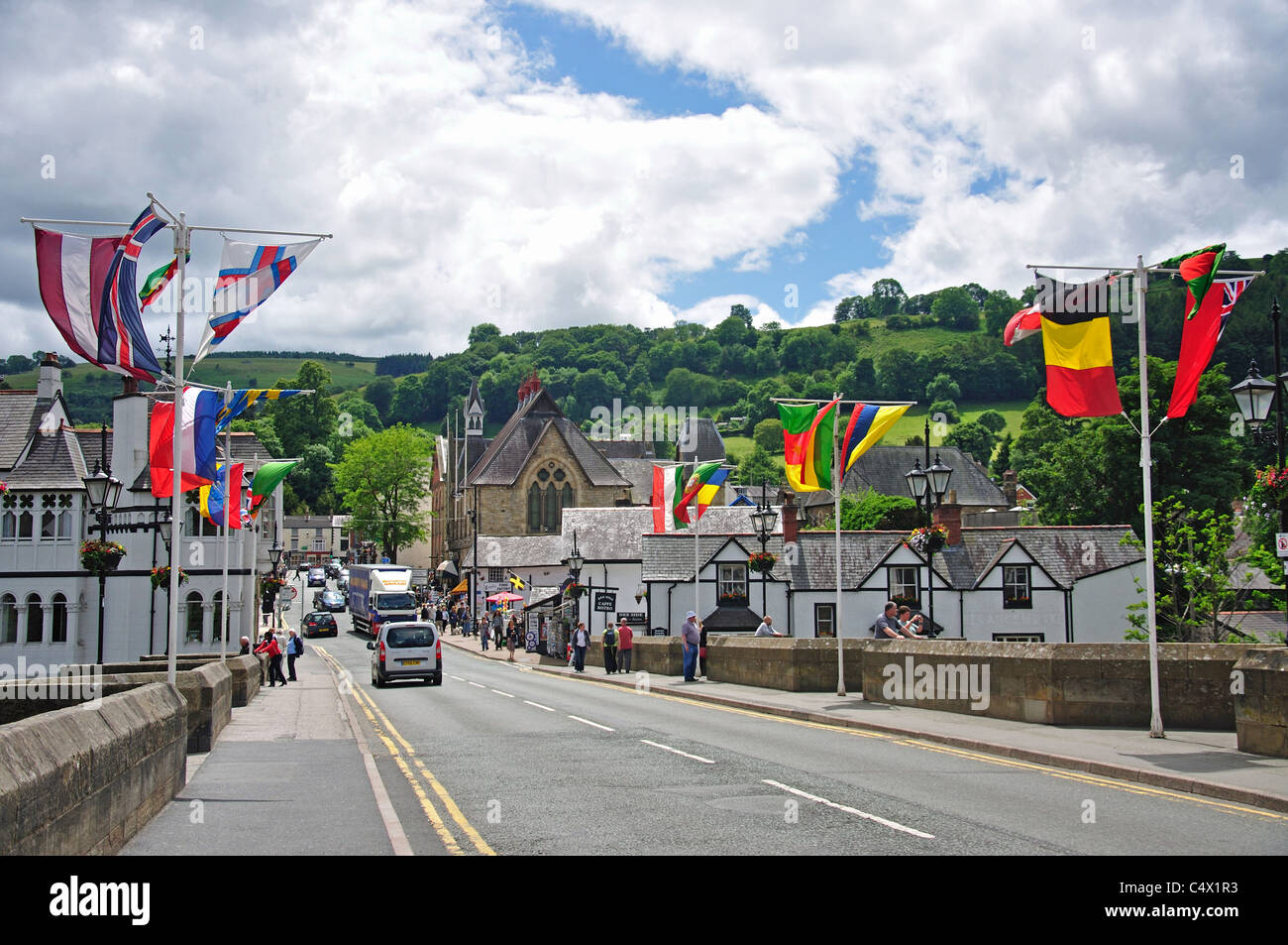 Vue sur la ville depuis le pont de Llangollen, Llangollen, Denbighshire (Sir Ddinbych), pays de Galles (Cymru), Royaume-Uni Banque D'Images