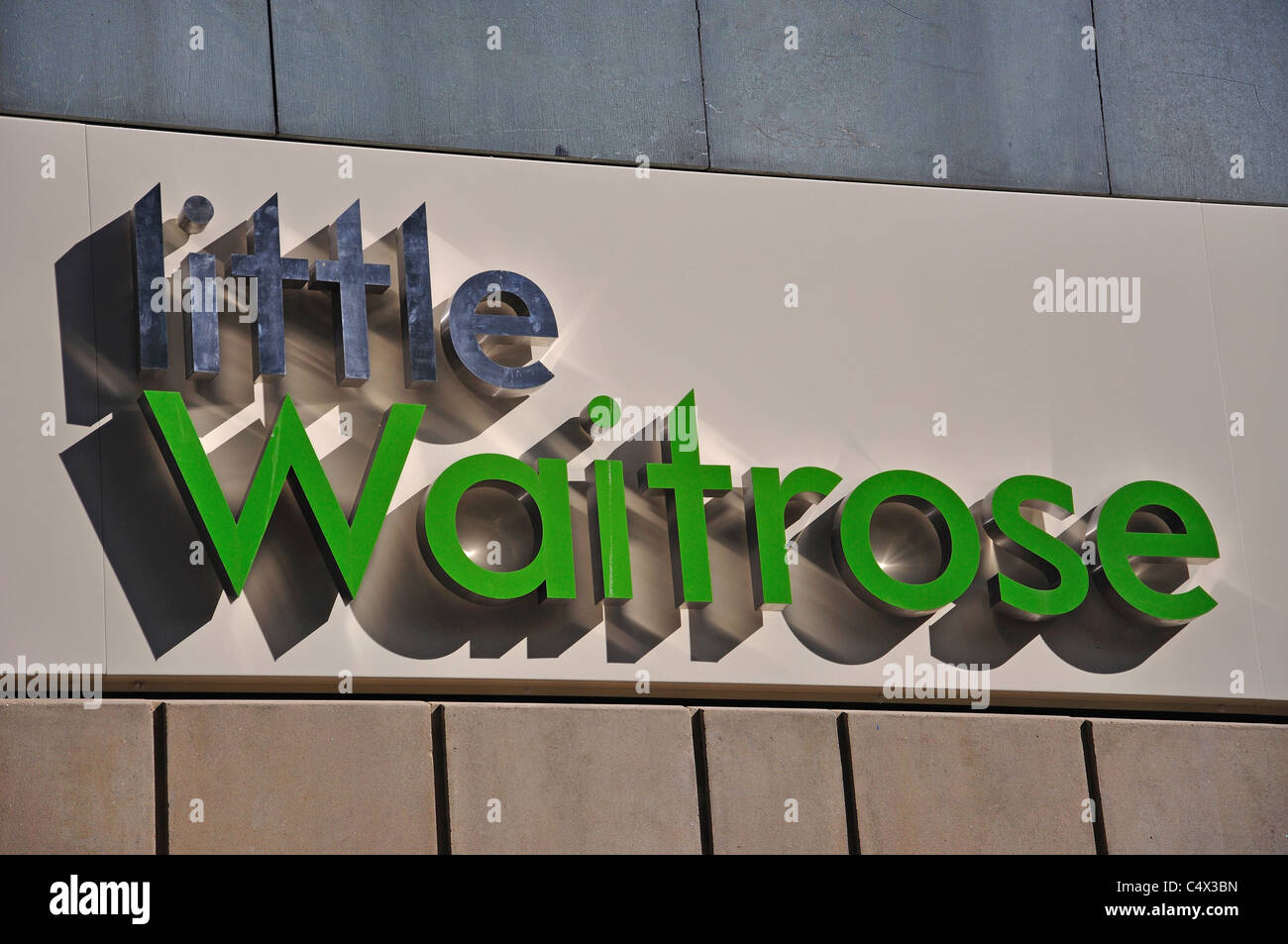 Petit supermarché Waitrose, Pride Hill, Shrewsbury, Shropshire, Angleterre, Royaume-Uni Banque D'Images