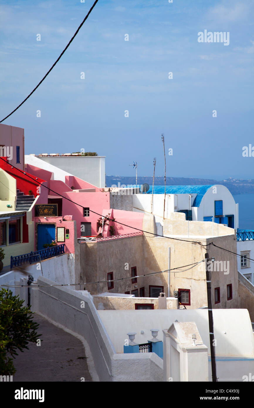 Thira, Santorin, Grèce, Îles grecques, Grèce emblématique typique de superbes bâtiments colorés Tourist Holiday Resort Banque D'Images