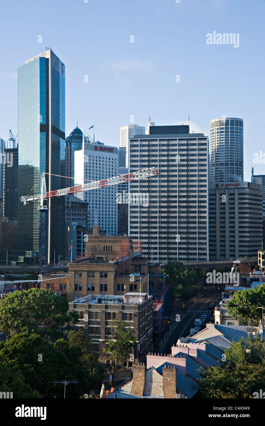 Une partie de la skyline de Sydney avec tours de l'hôtel d'entreprises financières et gratte-ciel dans le centre près de Circular Quay Sydney Australie Banque D'Images