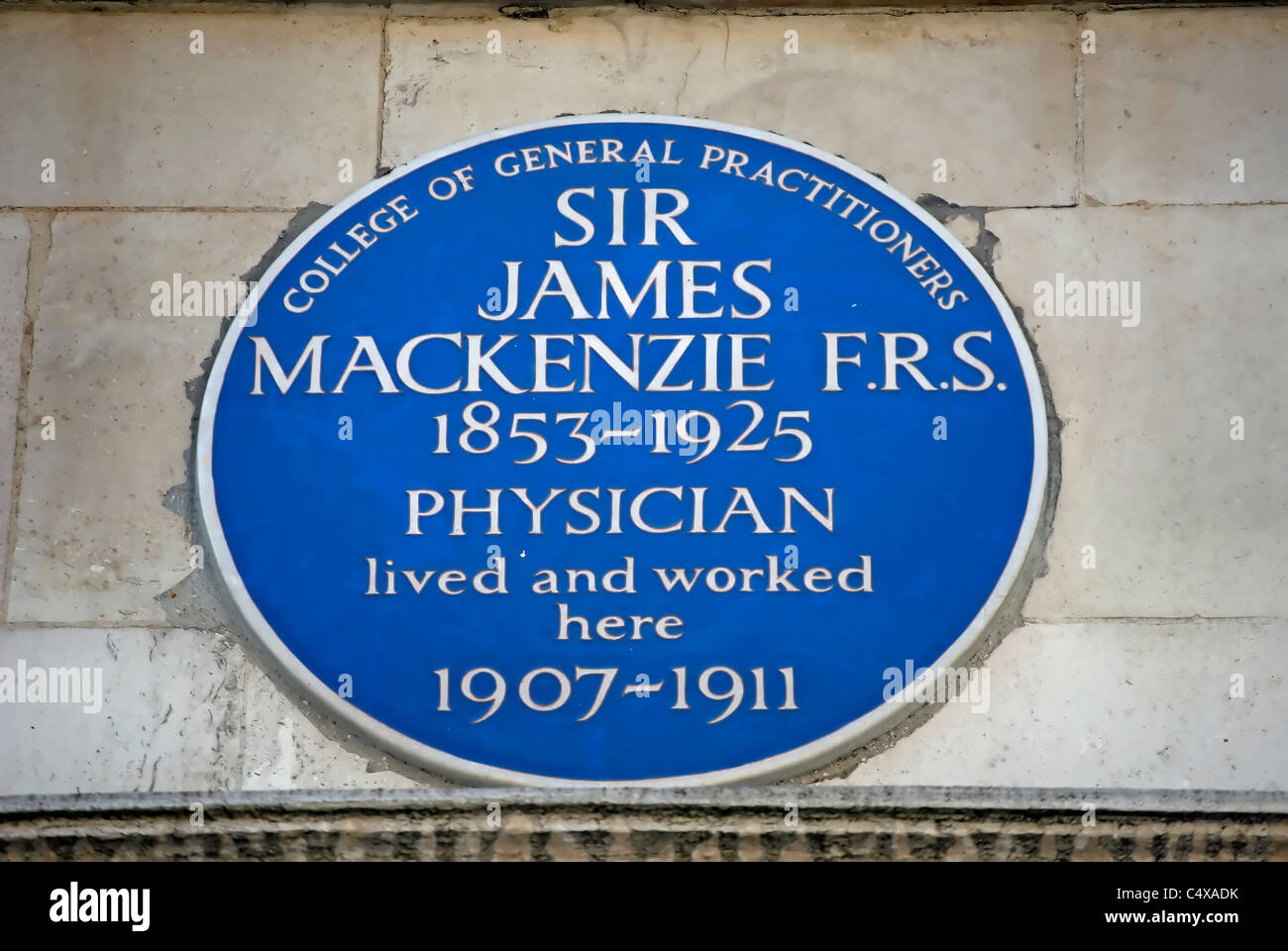 Greater London Council blue plaque marquage d'un accueil de médecine tropicale pioneer, sir Patrick Manson, Marylebone, Londres, Angleterre Banque D'Images