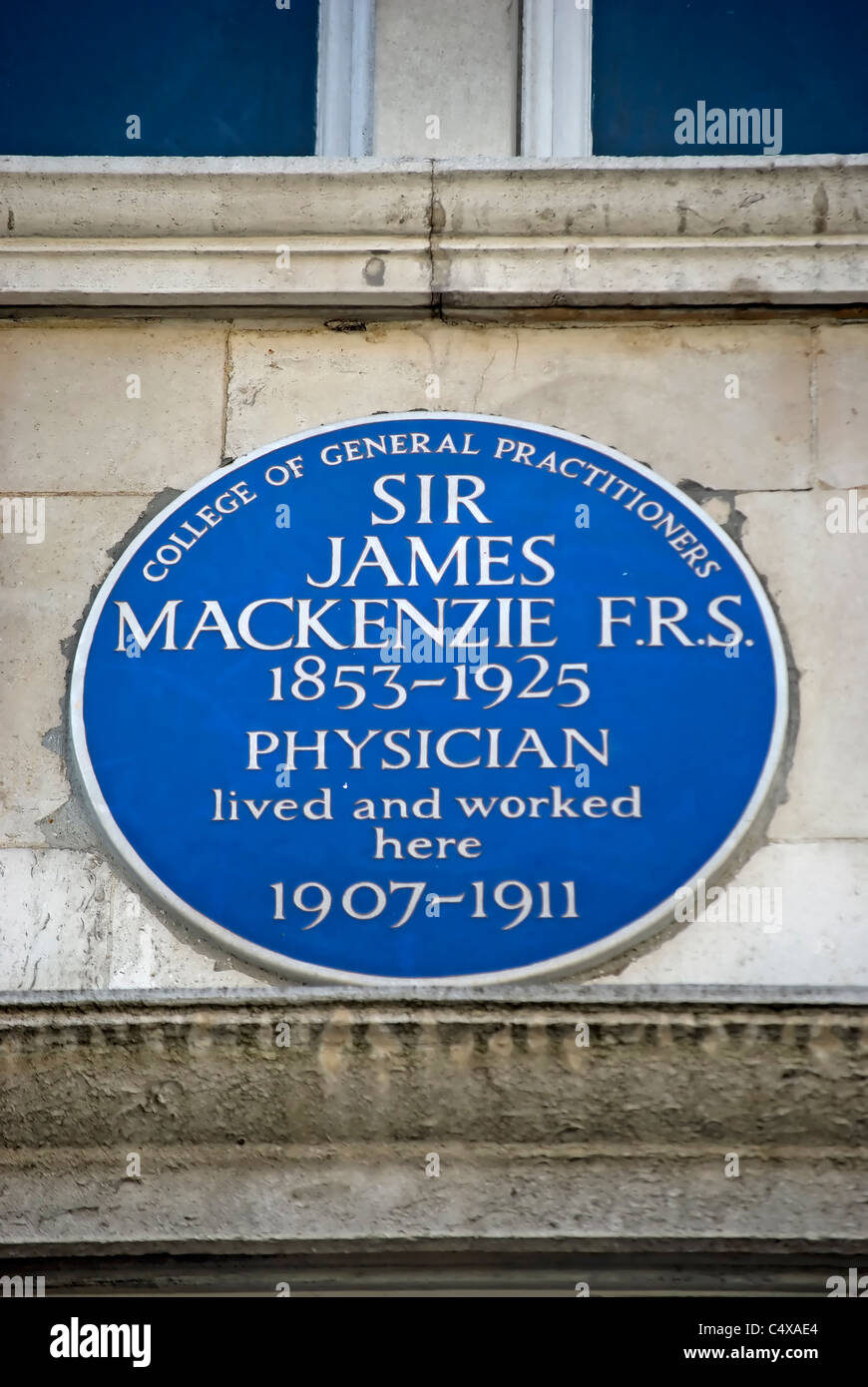 Greater London Council blue plaque marquage d'un accueil de médecine tropicale pioneer, sir Patrick Manson, Marylebone, Londres, Angleterre Banque D'Images