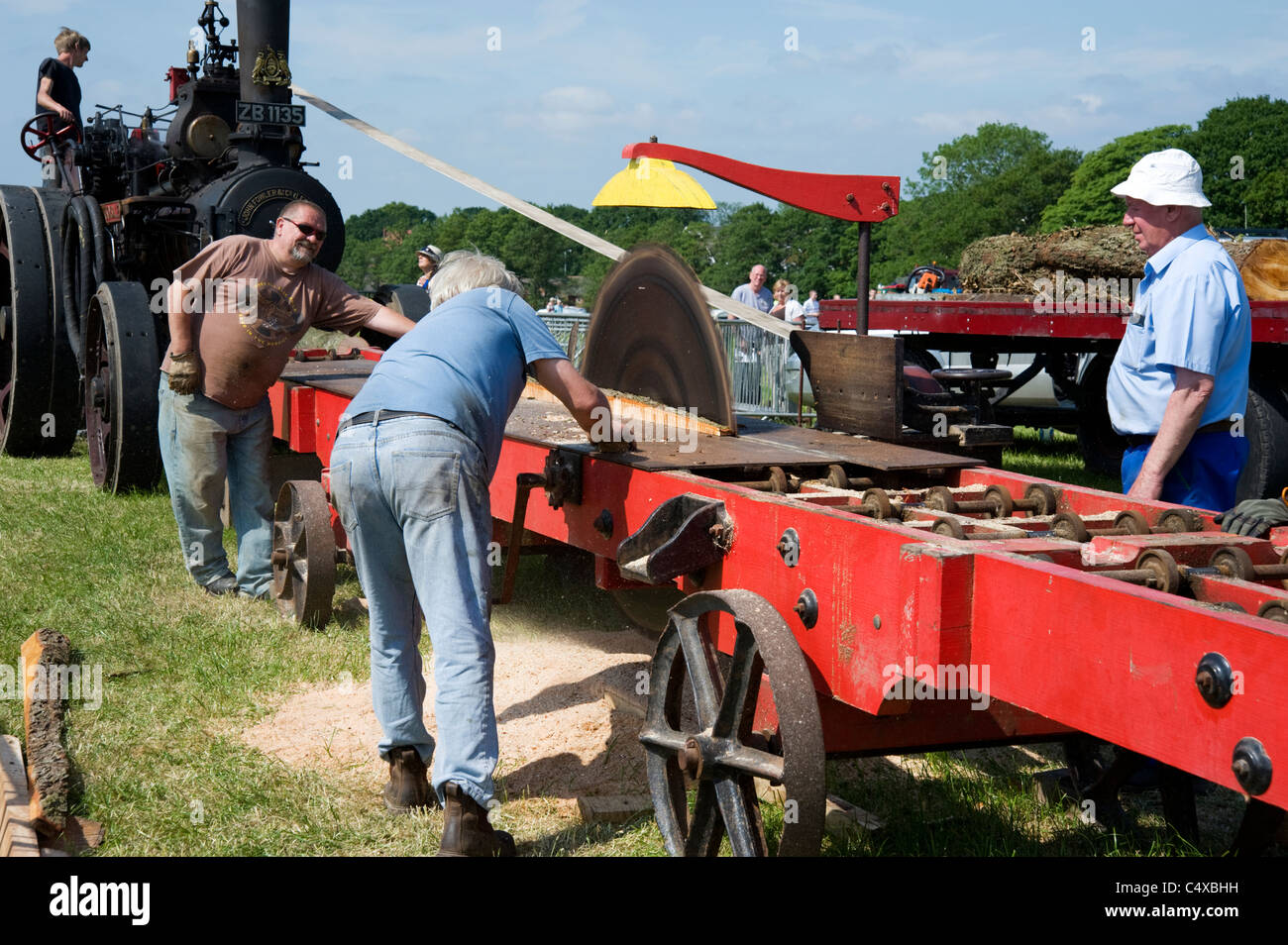 Moteur de traction de démonstration de scie circulaire. Banque D'Images