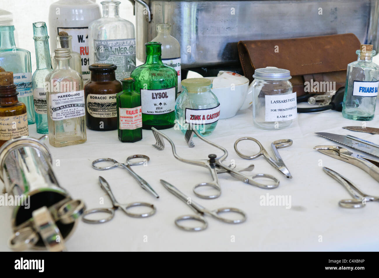 Le matériel chirurgical à partir de la Seconde Guerre mondiale 1 Banque D'Images