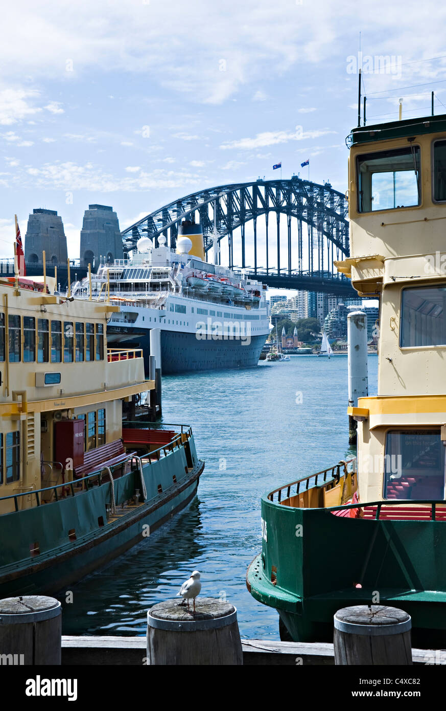 La Saga Ruby bateau de croisière amarré à l'Ocean Terminal Passager du port de Sydney New South Wales Australie Banque D'Images