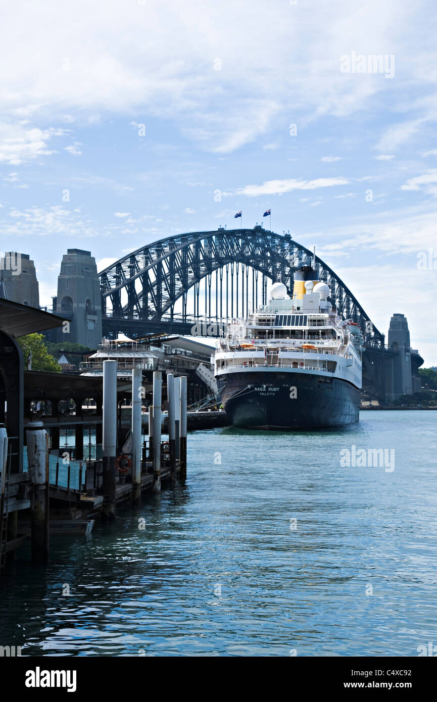 La Saga Ruby bateau de croisière amarré à l'Ocean Terminal Passager du port de Sydney New South Wales Australie Banque D'Images