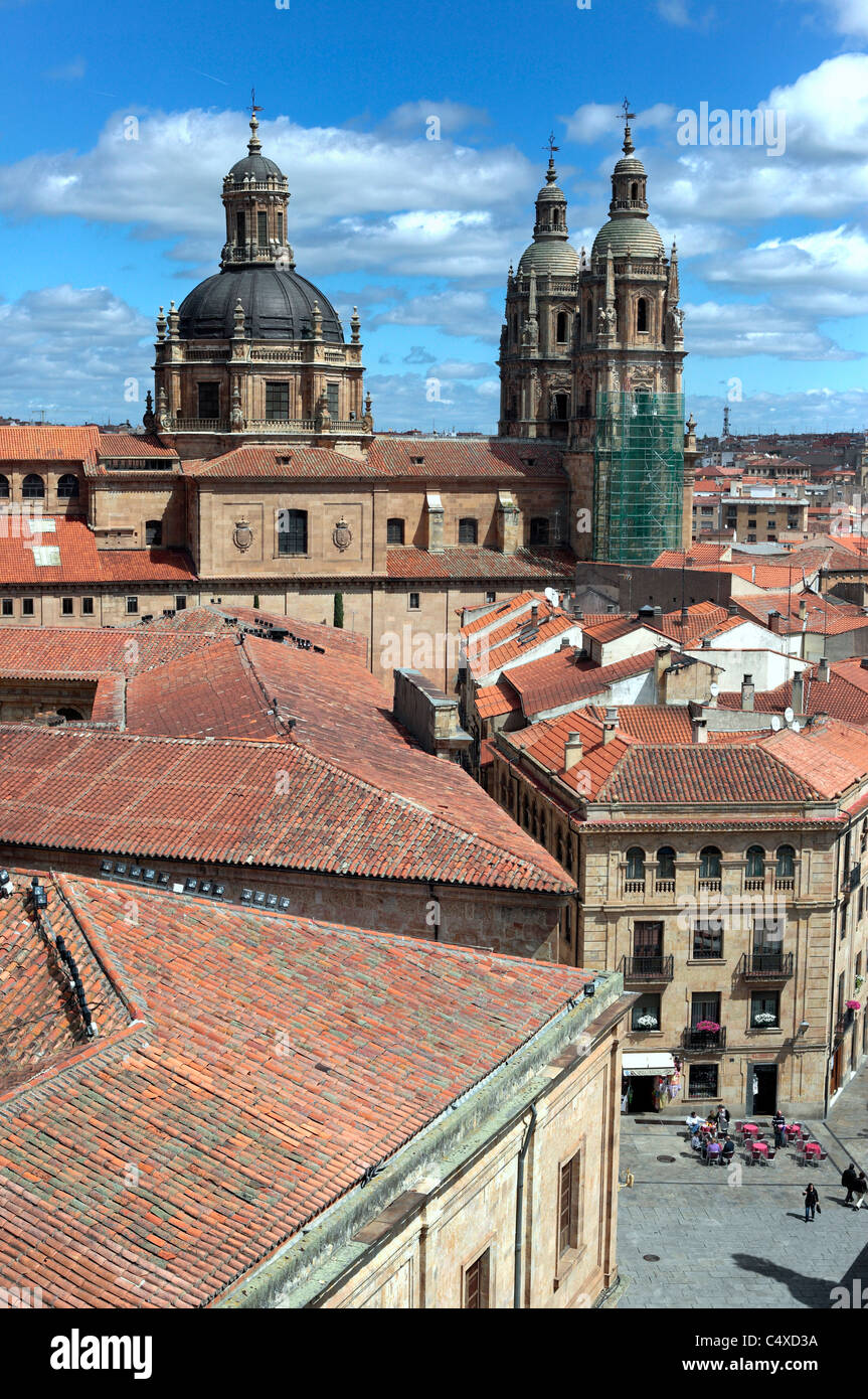 Clerecia l'église et de l'université jésuite de l'Université Pontificia de Salamanca, Salamanque, Castille et Leon, Espagne Banque D'Images
