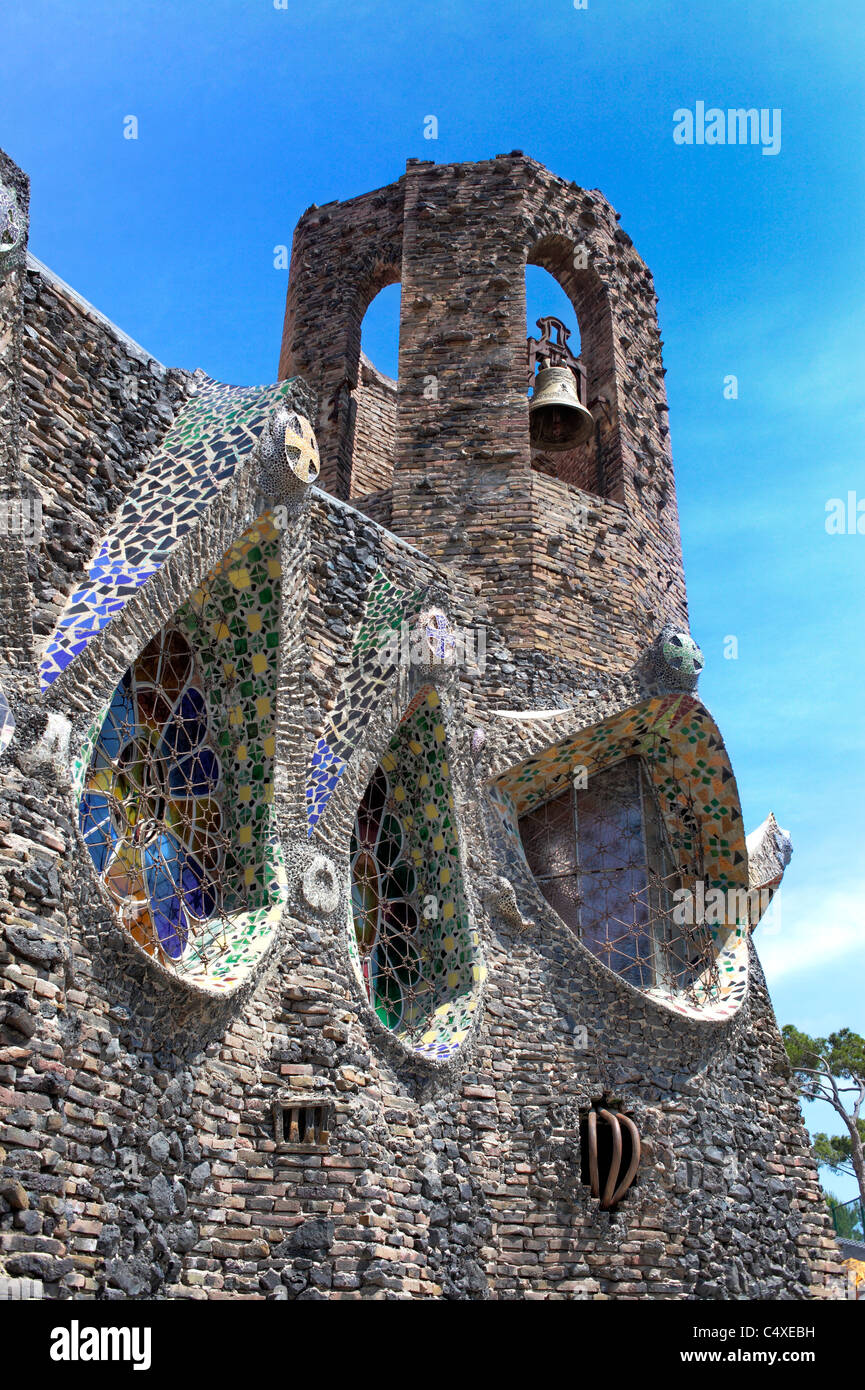 Crypte de la colonia Güell par Antoni Gaudi, Barcelone, Catalogne, Espagne Banque D'Images