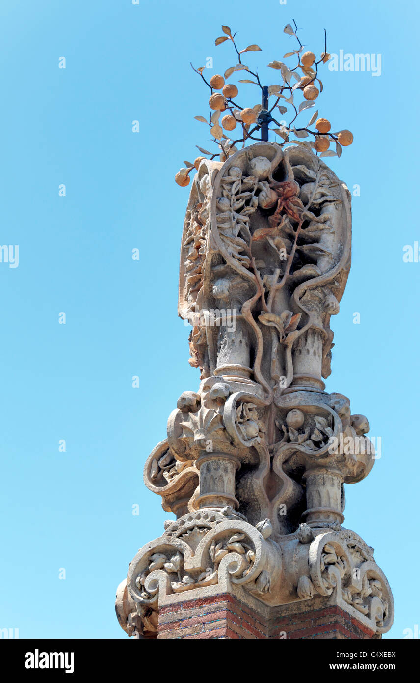 Les pavillons Güell par Antoni Gaudi, Barcelone, Catalogne, Espagne Banque D'Images
