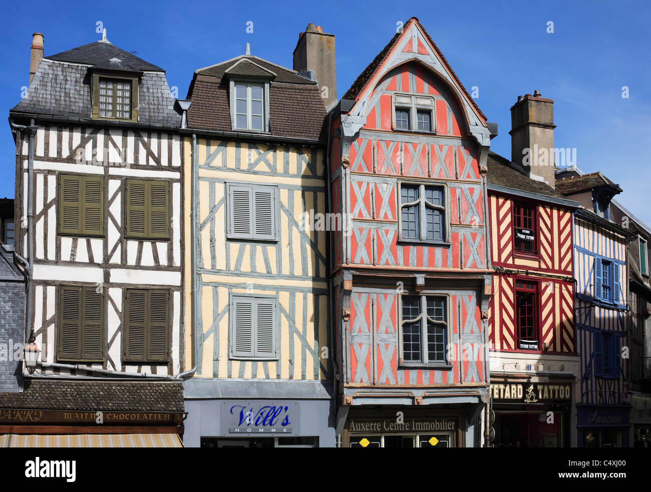Des colombages, bâtiments médiévaux à Auxerre, France. Banque D'Images