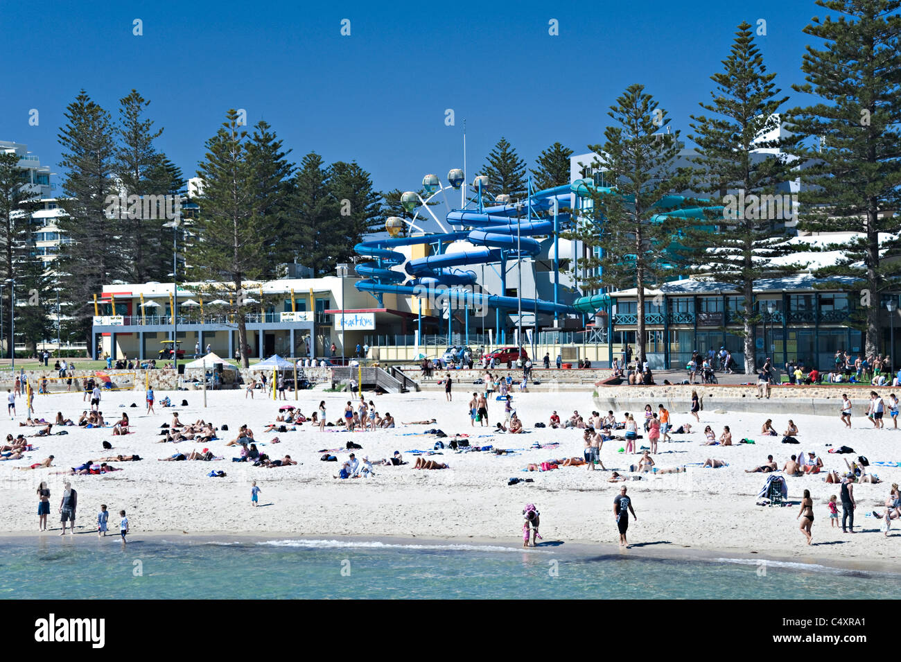 La belle plage de la banlieue de Adelaide Glenelg en Australie du Sud du golfe Saint Vincent SA Banque D'Images