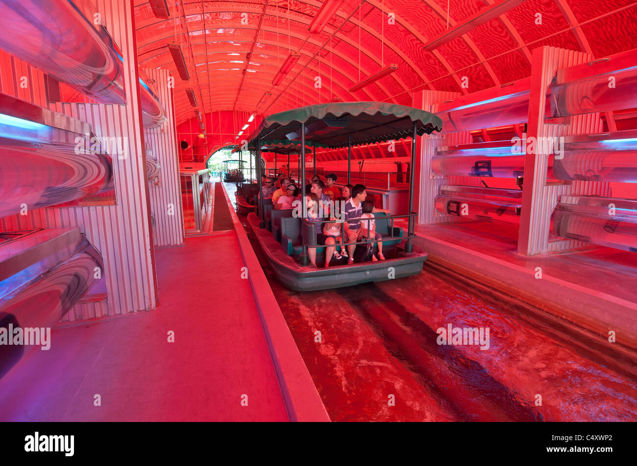 Le parc à thème Epcot Pavillon Terre Walt Disney World Resort Orlando la Floride le derrière La Tour & Graines vivant avec les terres d' Banque D'Images