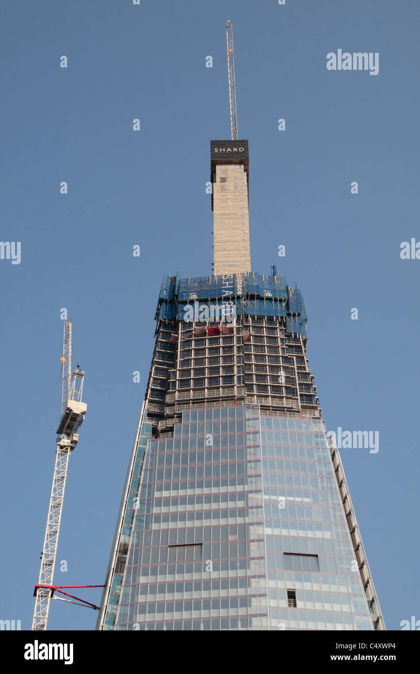 Le Shard London Bridge (Pont de Londres Tower/tesson de verre) en construction (avril 2011) vue de St Thomas Street. Banque D'Images