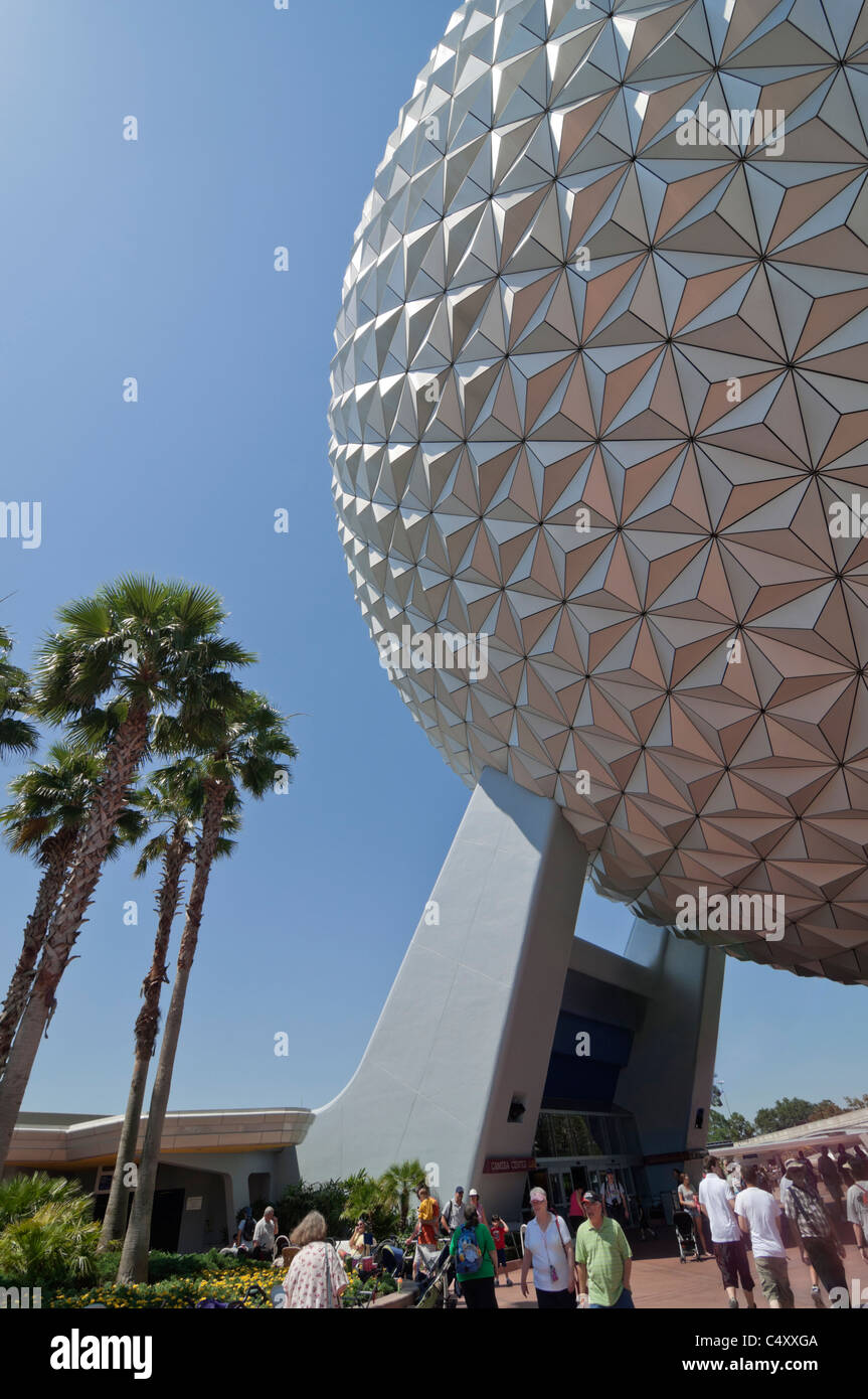 Sphère géodésique Spaceship Earth à Epcot Center et parc à thème de Walt Disney World Resort Lake Buena Vista (Orlando), Floride Banque D'Images