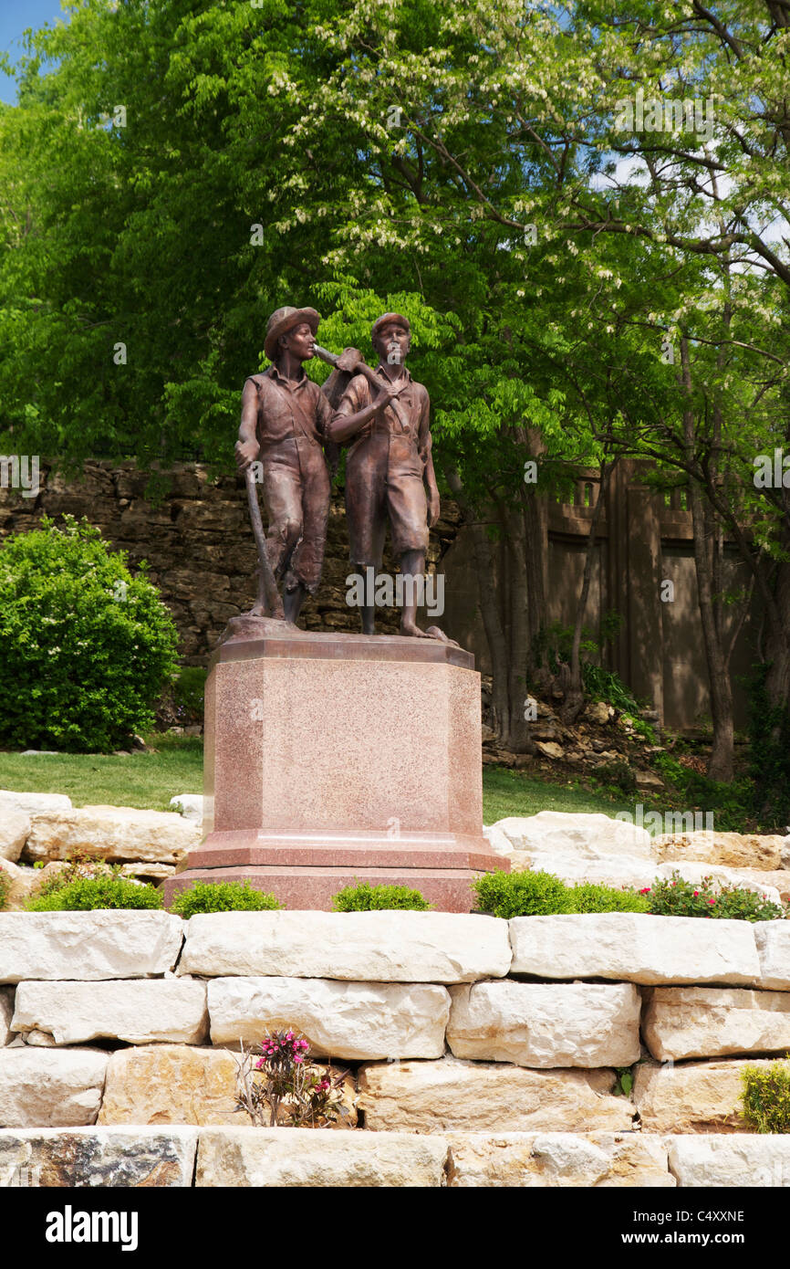 Statue de Tom Sawyer et Huckleberry Finn. Hannibal, Missouri Photo
