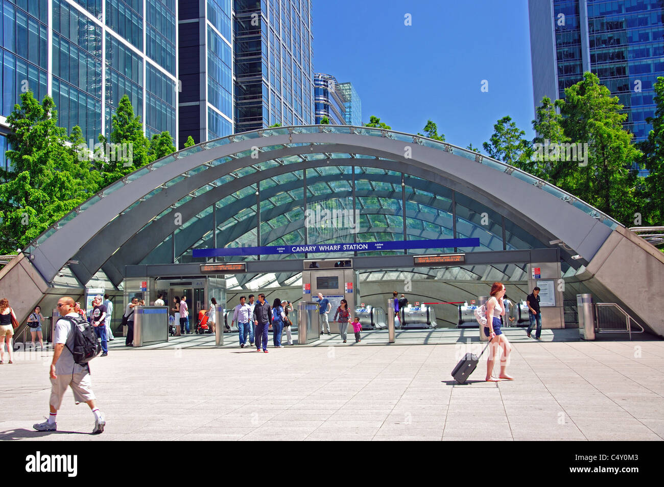 La station de métro Canary Wharf, West Plaza, Canary Wharf, London Borough de Tower Hamlets, Londres, Angleterre, Royaume-Uni Banque D'Images