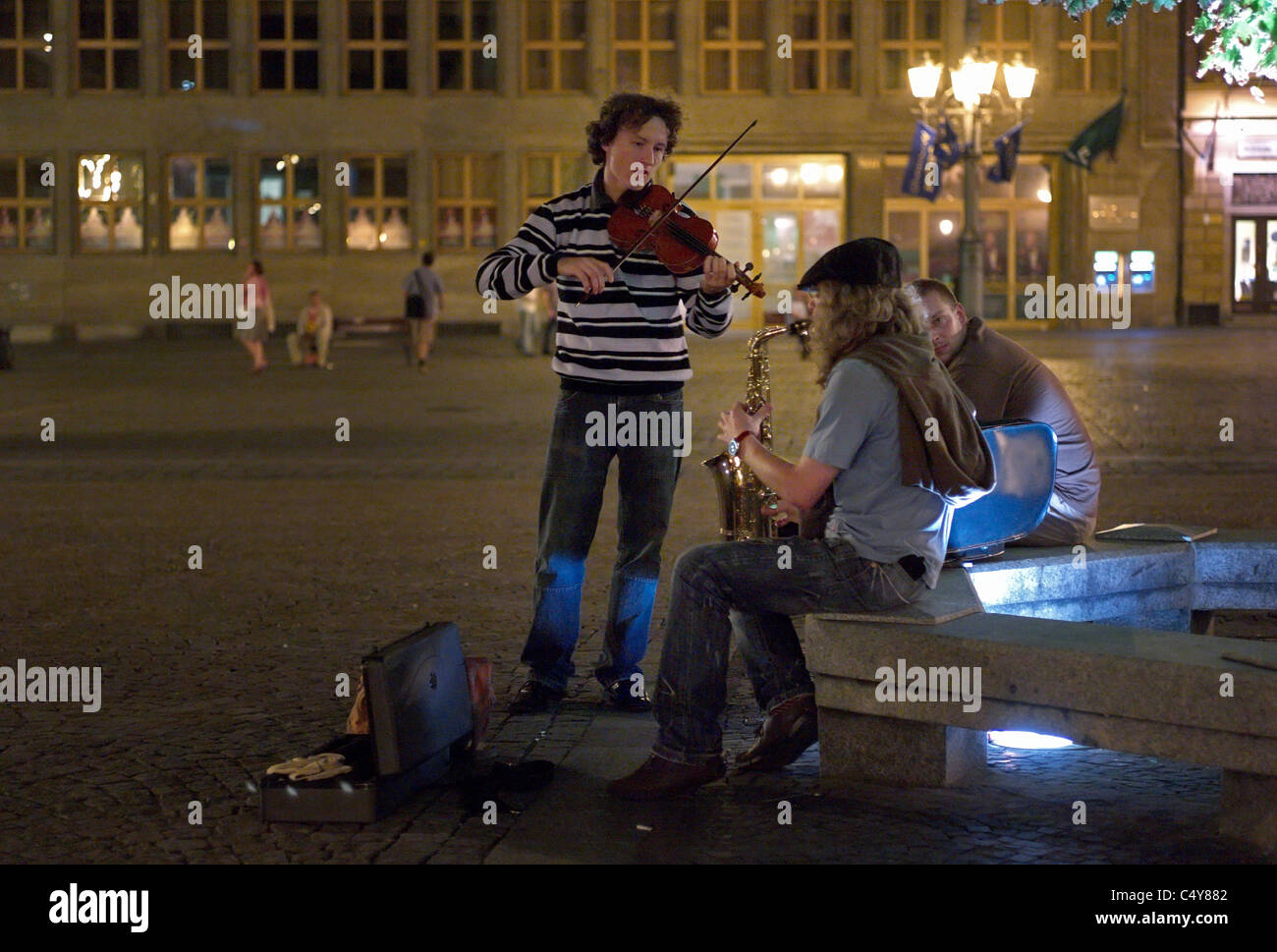 Musiciens sur la place du marché de Wroclaw dans la soirée, Pologne Banque D'Images
