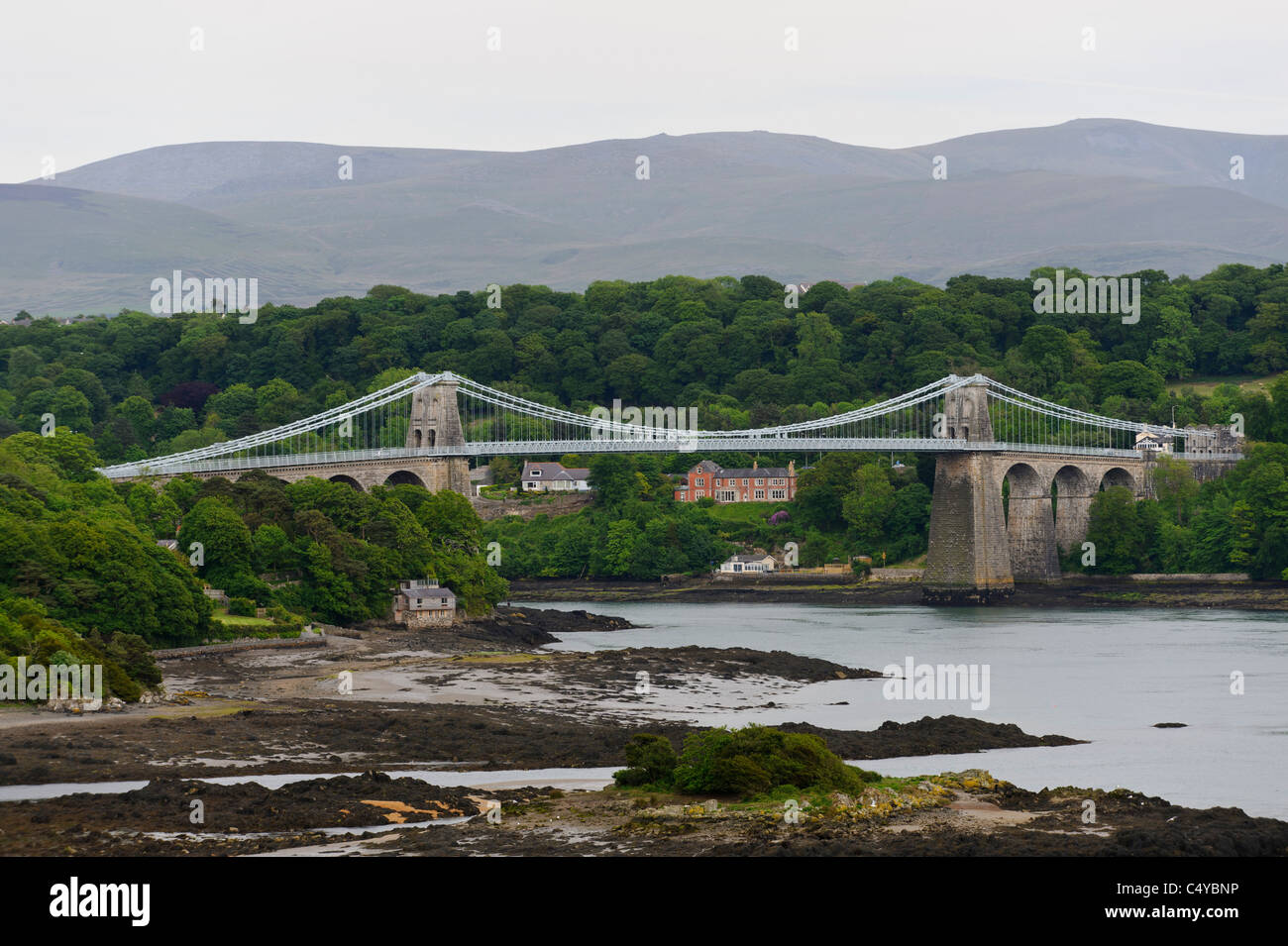 Le Pont Suspendu de Menai (Gallois : Pont du Grog y Borth) Banque D'Images