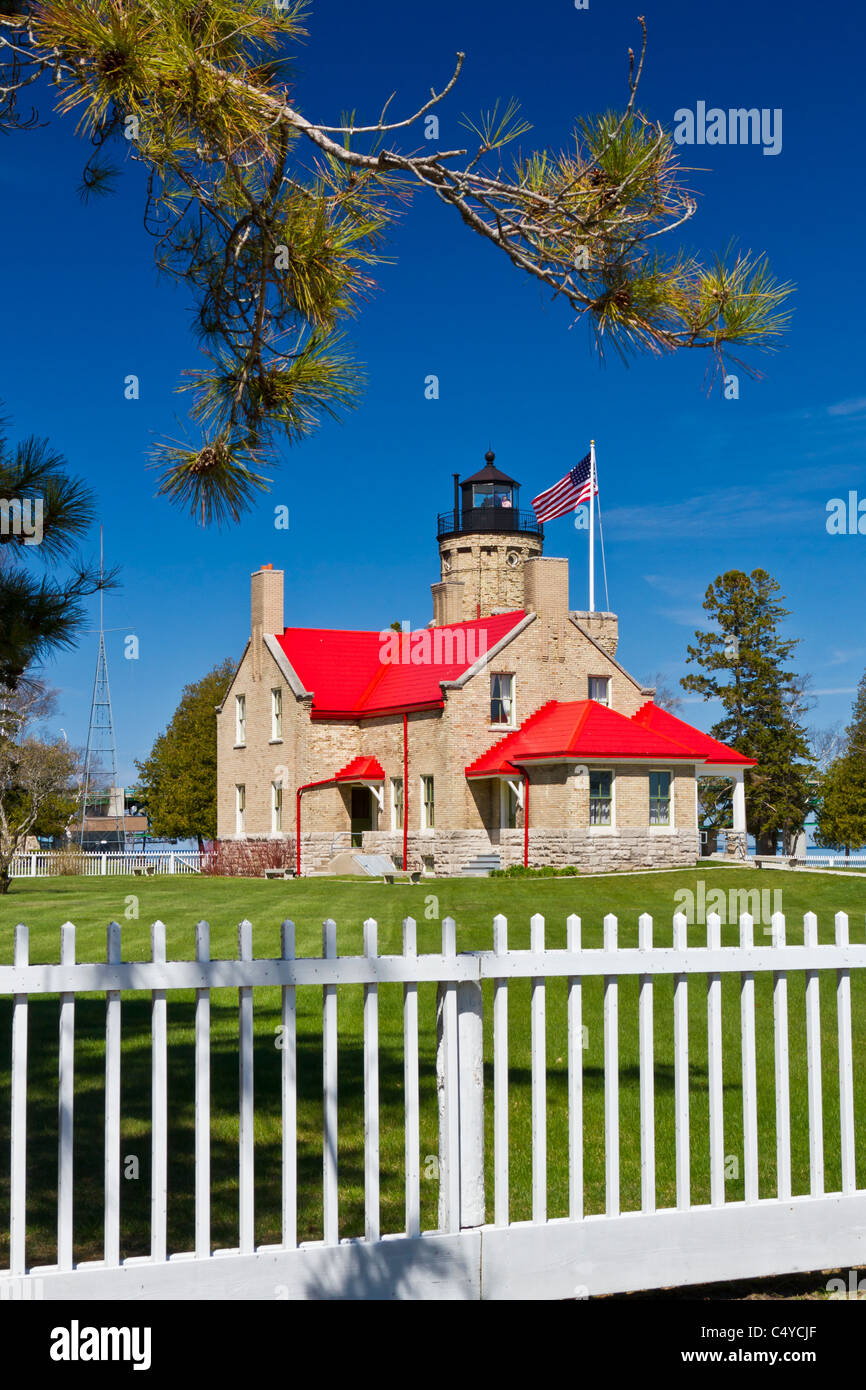 Le vieux phare Mackinac Point, dans la ville de Mackinac, Michigan, USA. Banque D'Images