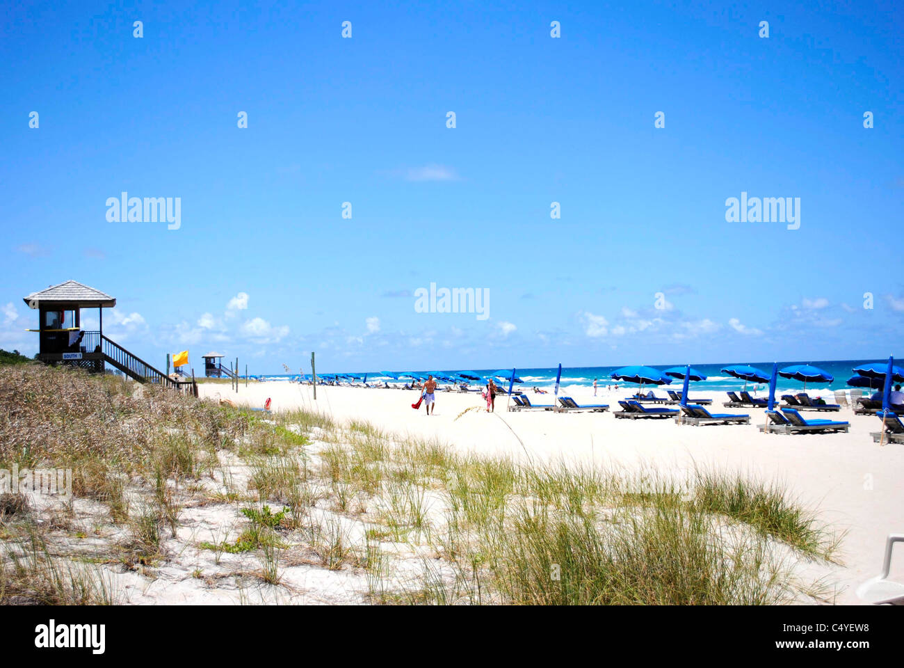 Les touristes sur Delray Beach en Floride Banque D'Images