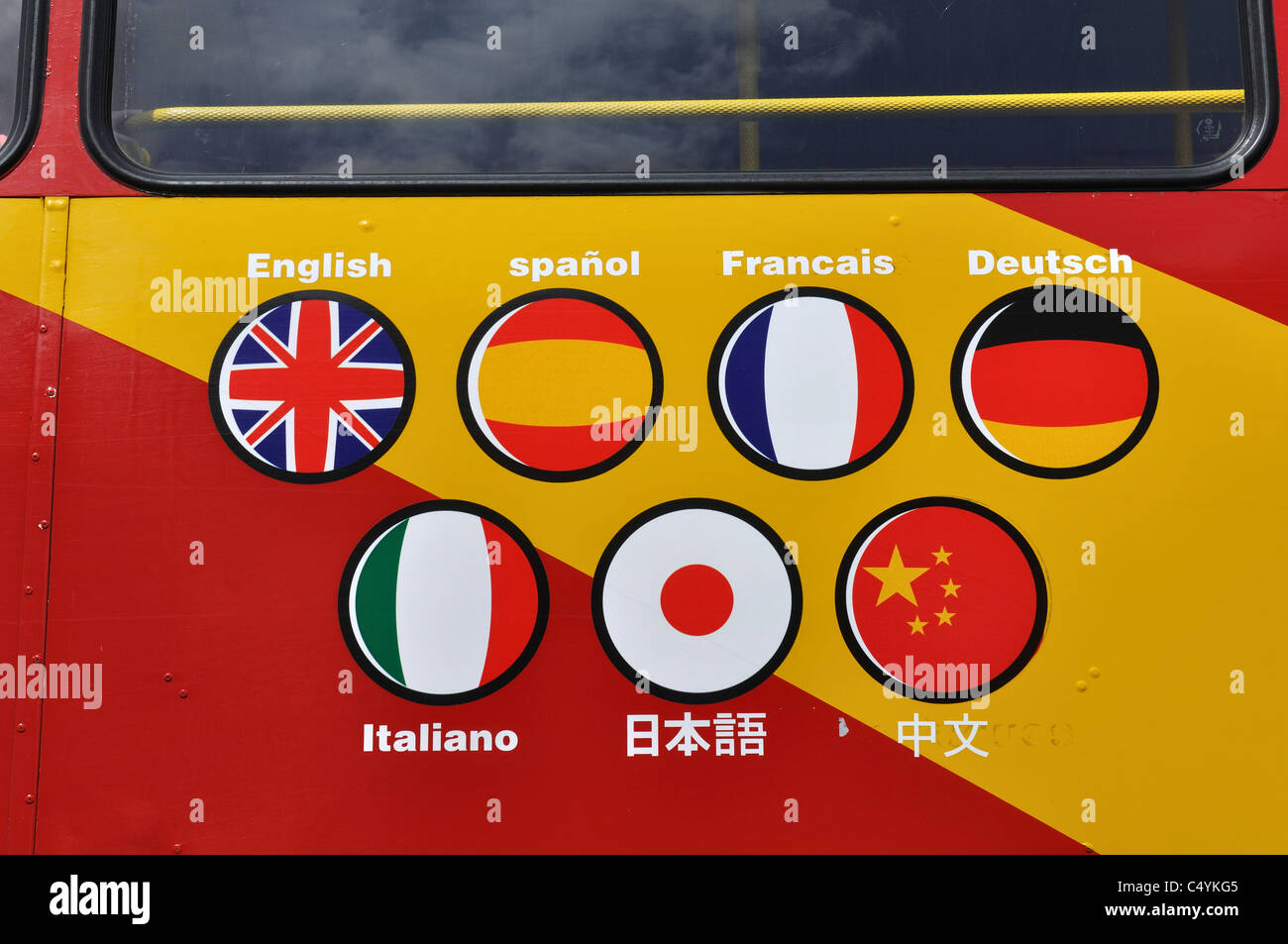 Langues Commentaire ouvert sur le bus touristique, Stratford-upon-Avon, Royaume-Uni Banque D'Images