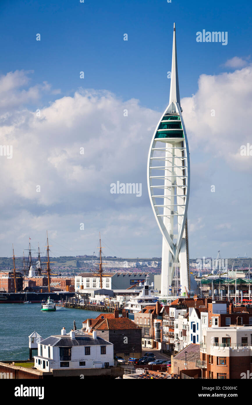 Spinnaker Tower dans le port de Portsmouth, Angleterre, RU Banque D'Images