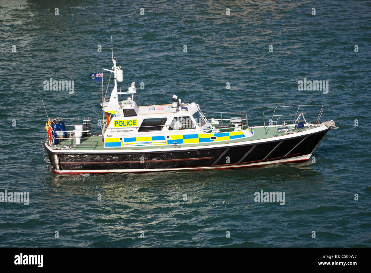 La police fluviale bateau britannique Sir Geoffrey Rackham dans le port de Portsmouth, Angleterre, RU Banque D'Images