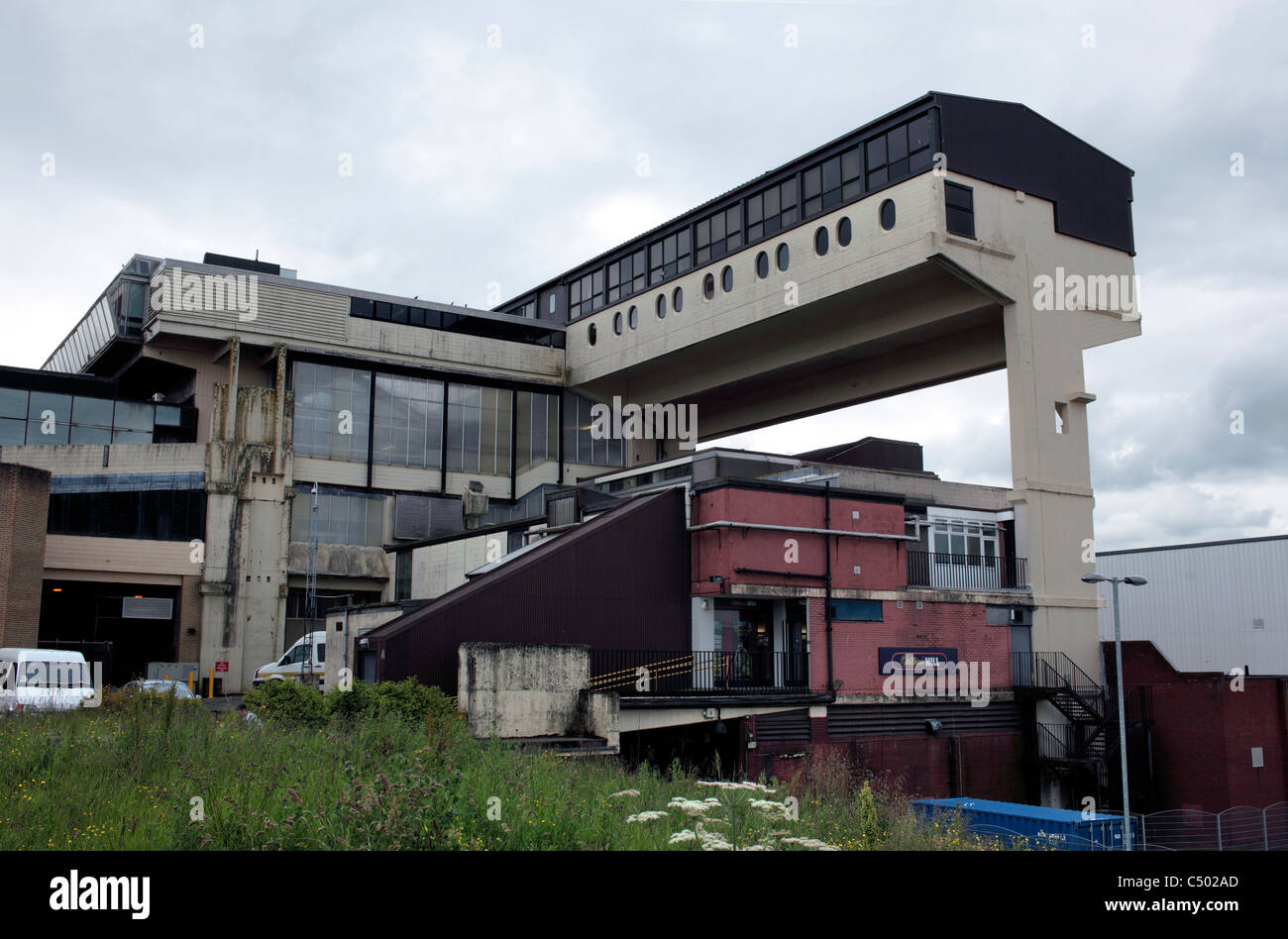 Une fois que l'emblématique 'centre ville sur pilotis' - le coeur en béton de Cumbernauld Ville nouvelle, Strathclyde, Écosse. Banque D'Images