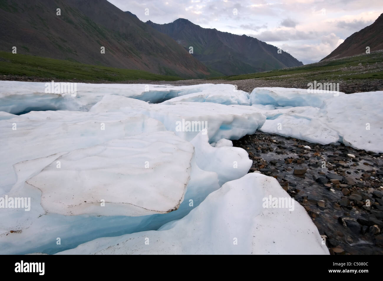 Les blocs de glace de glacier dans la vallée d'Eheger river. Tunkinskie  Goltsy. Orient Sayans. La Sibérie. République bouriate. La Russie Photo  Stock - Alamy