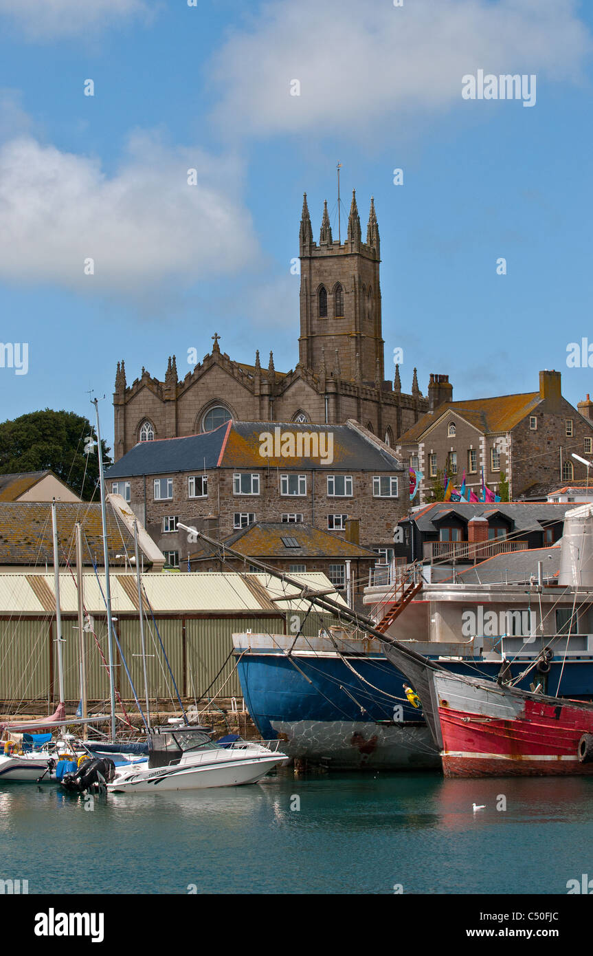 Église Saint-Marys et port de Penzance Banque D'Images