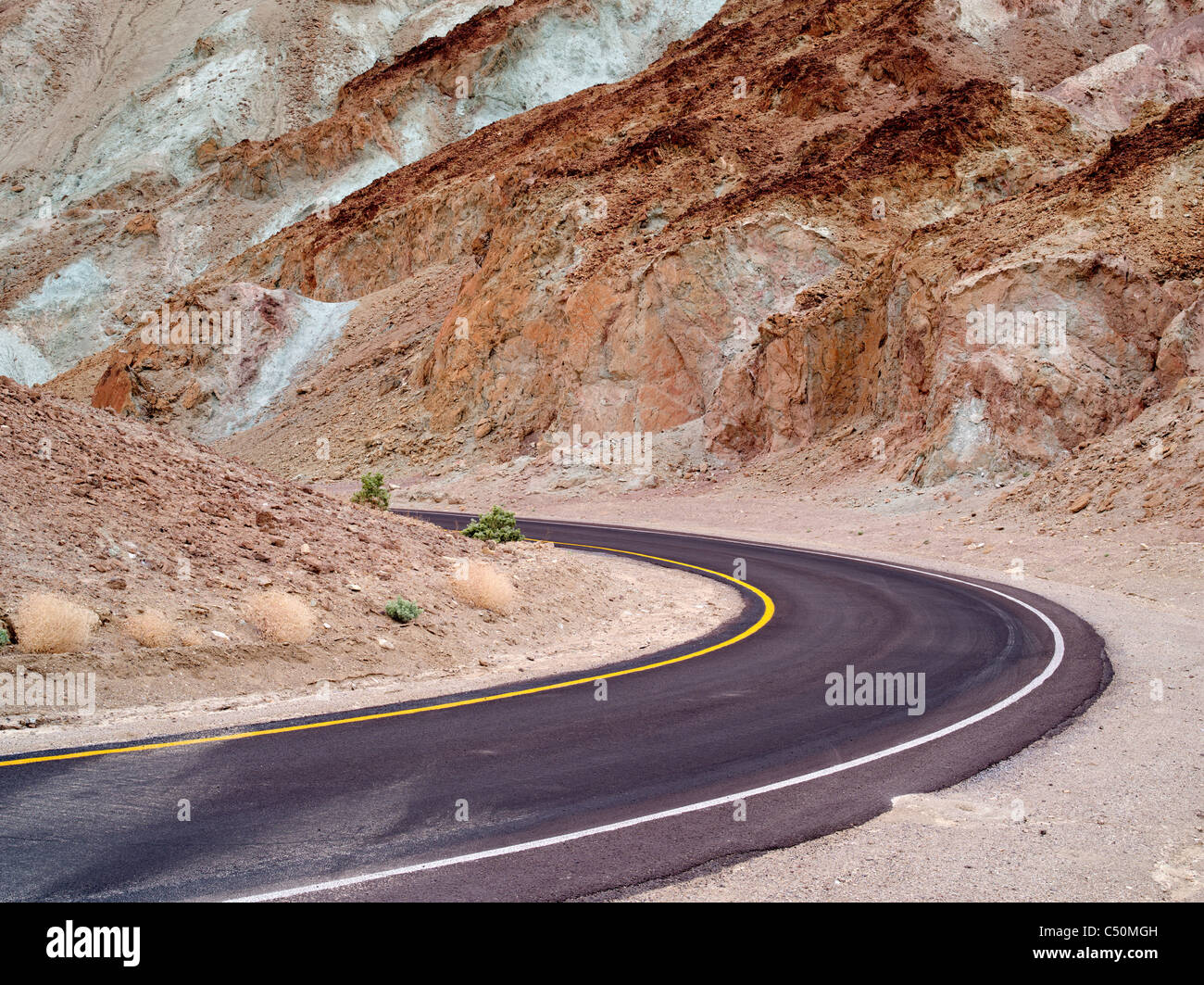 Artistes dur. route. Death Valley National Park, en Californie. Banque D'Images