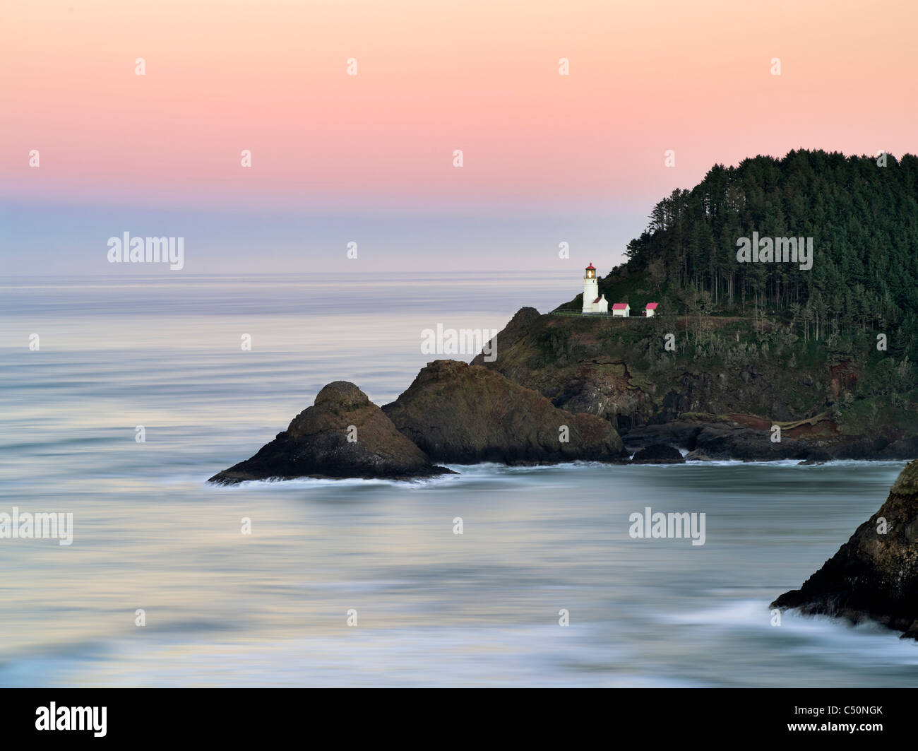 Phare de Heceta au lever du soleil. Oregon Banque D'Images