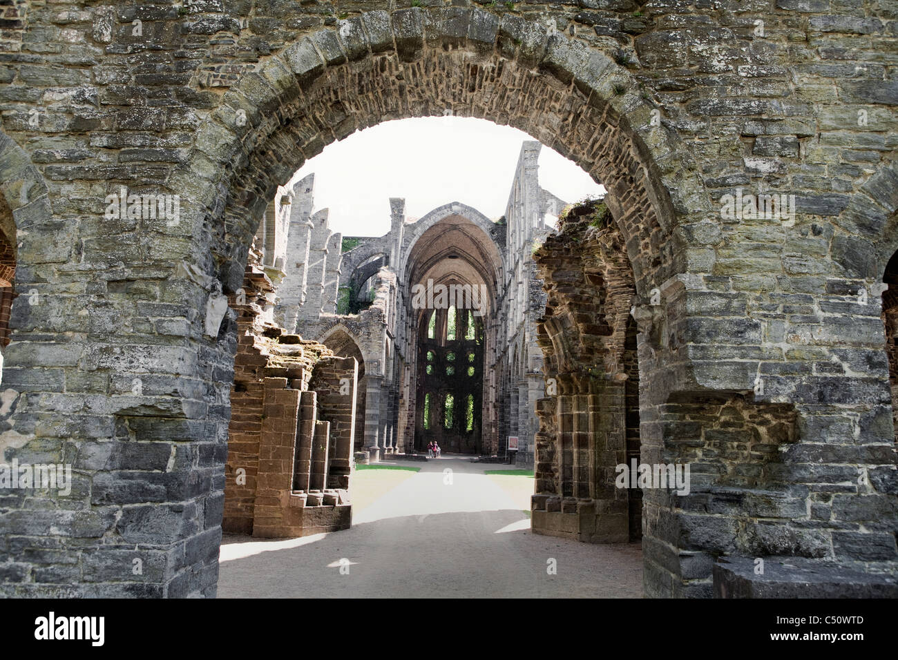 Ruines de l'abbaye cistercienne de Villers, Villers-la-Ville, province de Hainaut, Wallonie, Belgique, Europe Banque D'Images