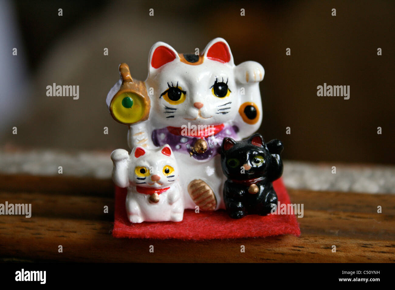 Chat Porte Bonheur Chinois Banque D Image Et Photos Alamy
